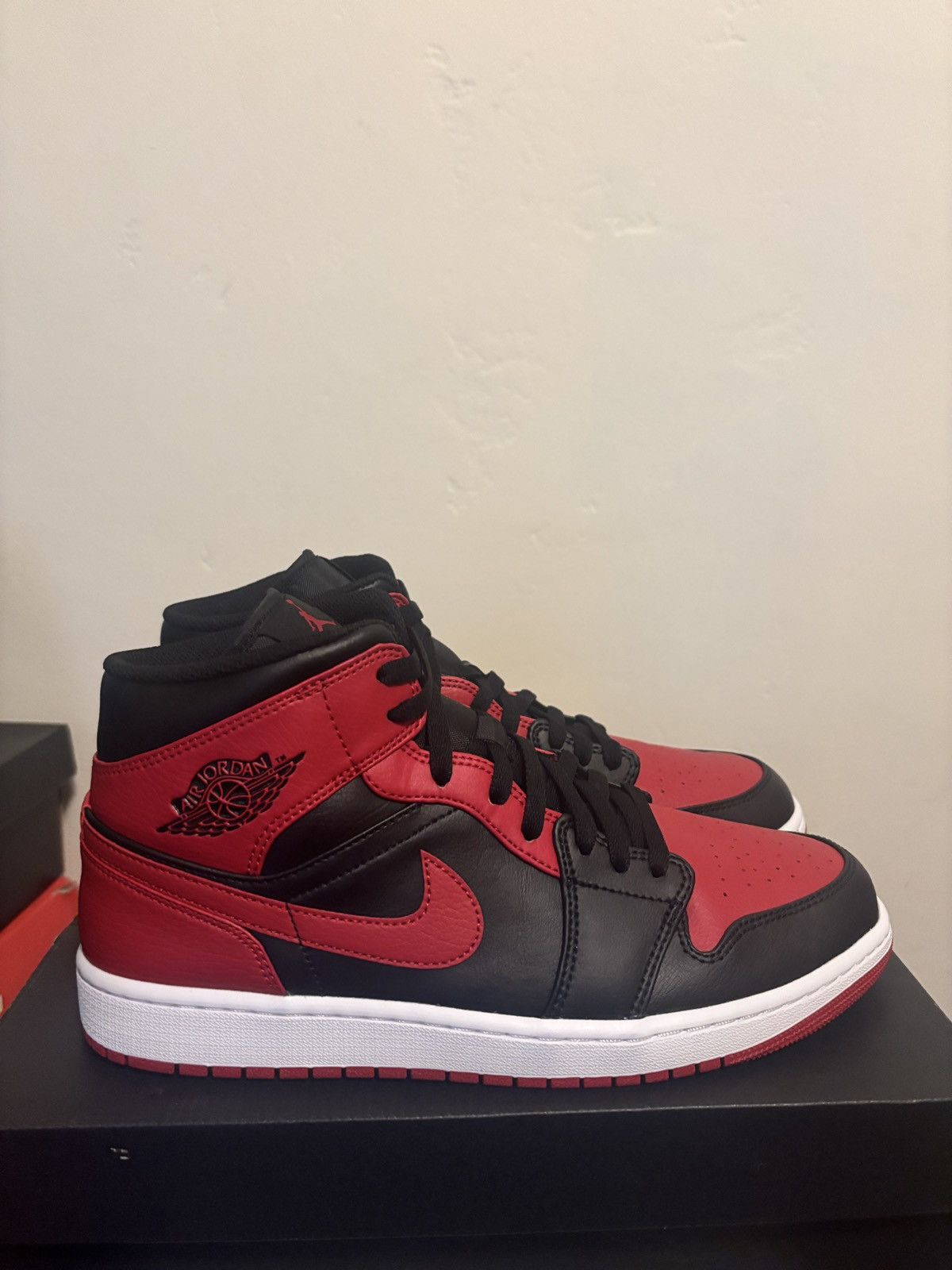Other Air Jordan 1 Mid "Banned" Size US 11 / EU 44 - 5 Thumbnail