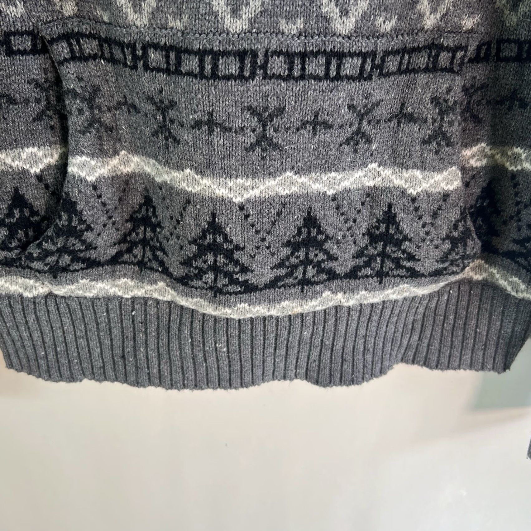 American Eagle Outfitters VINTAGE American Eagle Outfitters Winter Wonderland Knit Pullover Hooded Sweater Womens Size S Gray Size S / US 4 / IT 40 - 4 Thumbnail