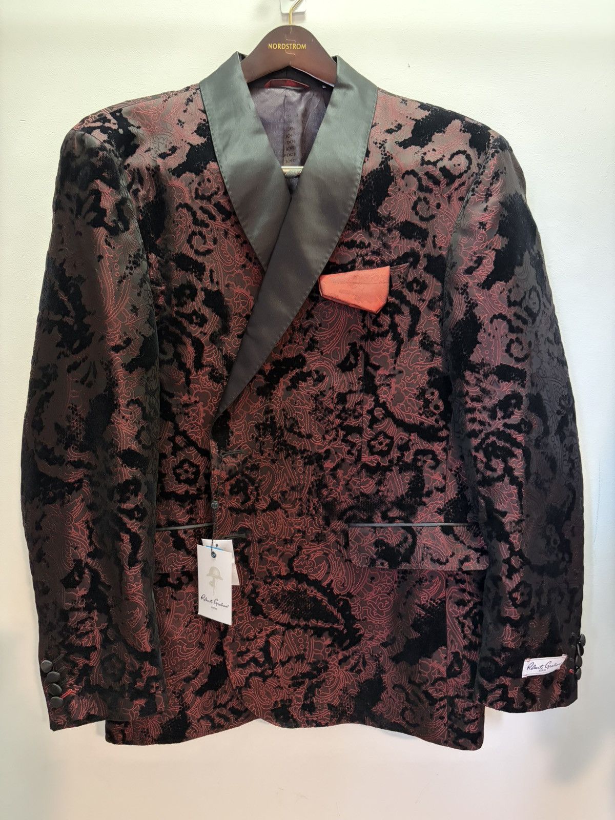 Robert Graham New Robert Graham Paisley Black/Red Dinner Jacket (48R) Size 48R - 1 Thumbnail