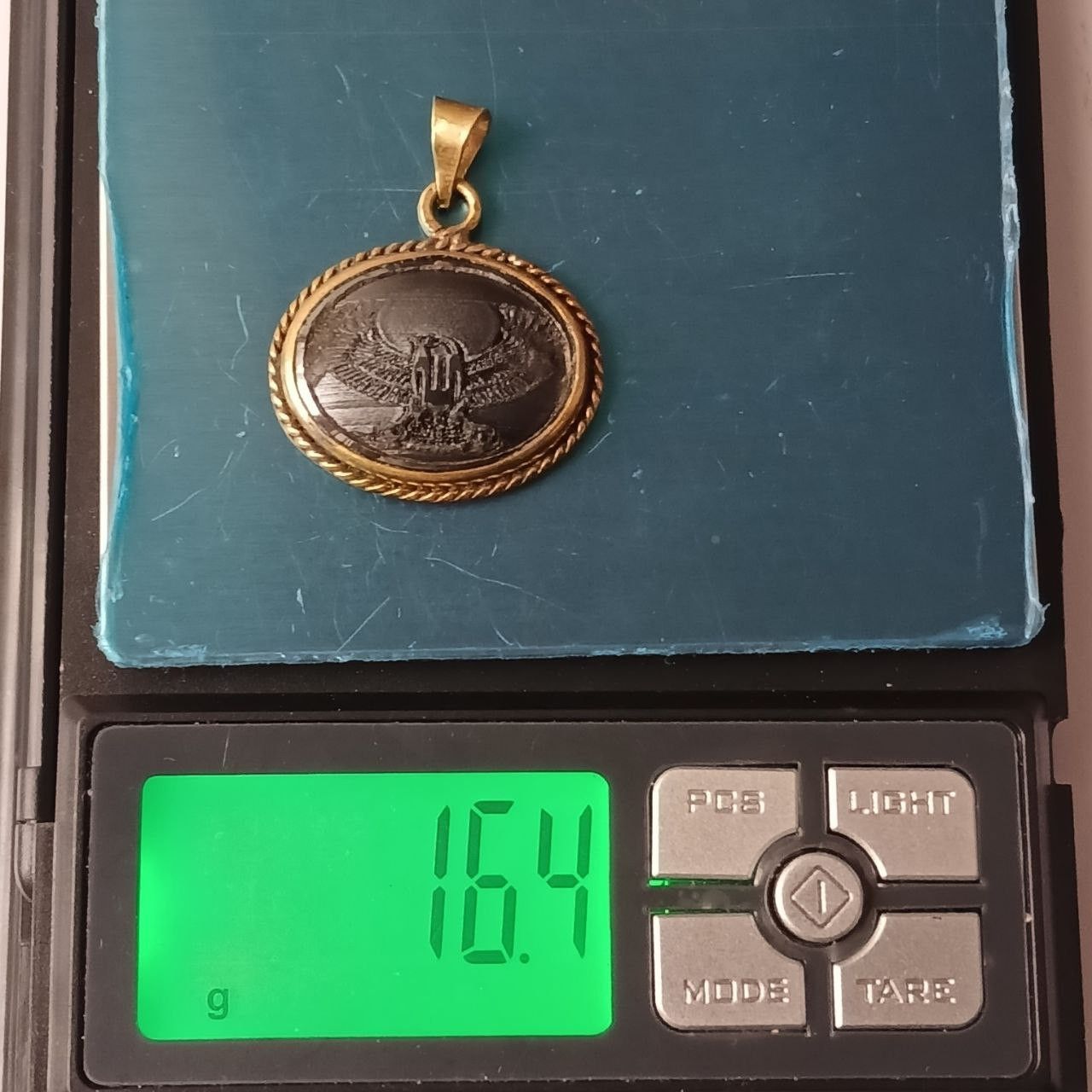 Vintage Vintage brass pendant with engraved eagle design Size ONE SIZE - 5 Thumbnail
