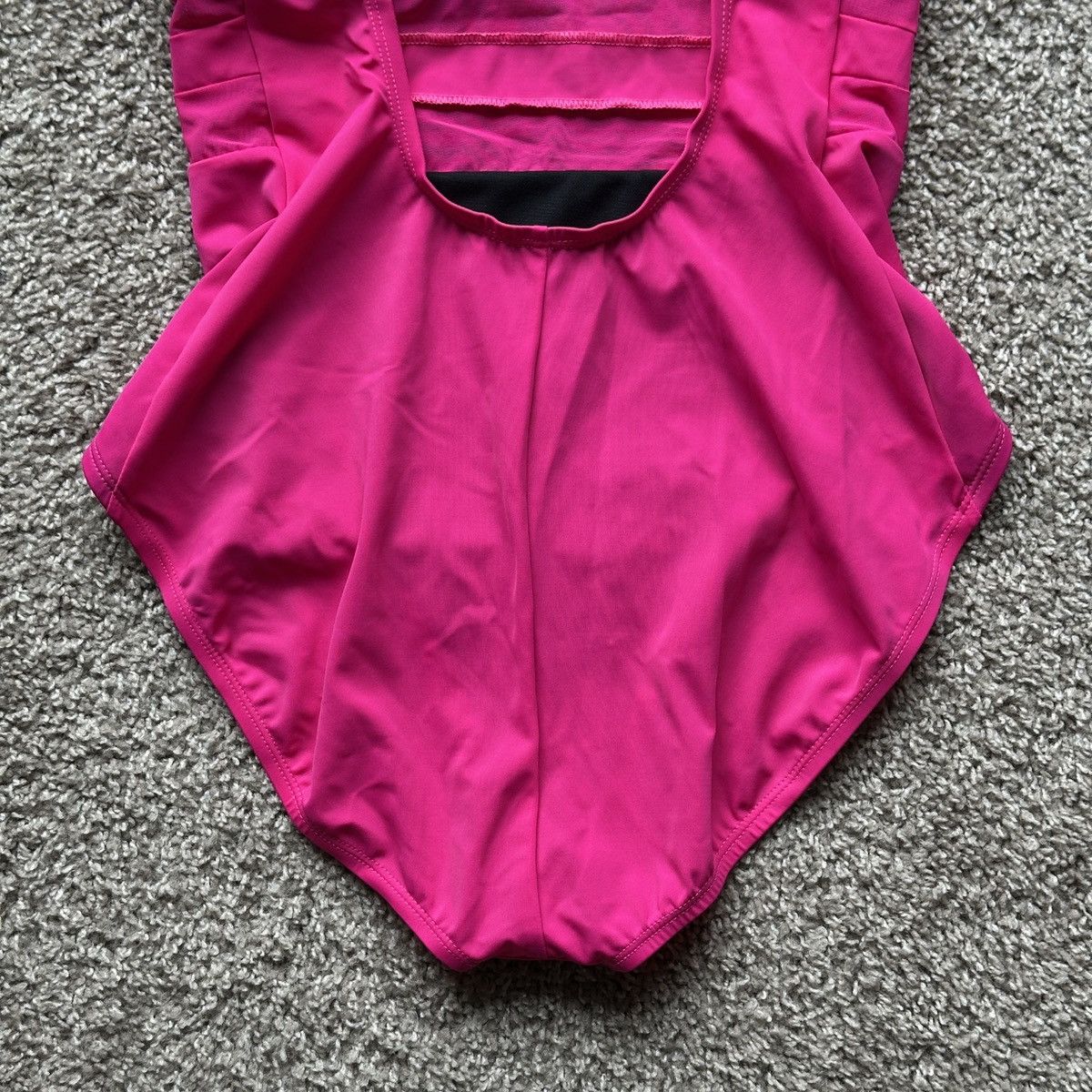 Nike NIKE WOMENS MESH PINK V BACK ONE PIECE SWIMSUIT XL WHITE NEW Size XL / US 12-14 / IT 48-50 - 9 Thumbnail