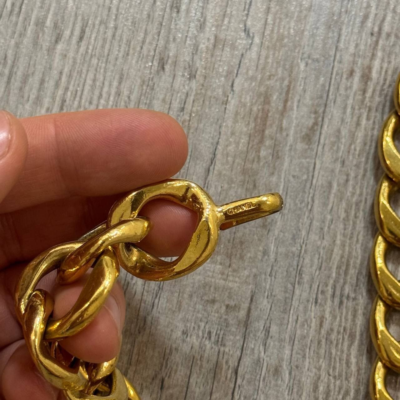 Chanel × Vintage Vintage 90s CHANEL Gold Plated Cambon 31 Rue Coin Chain Belt Size ONE SIZE - 8 Thumbnail