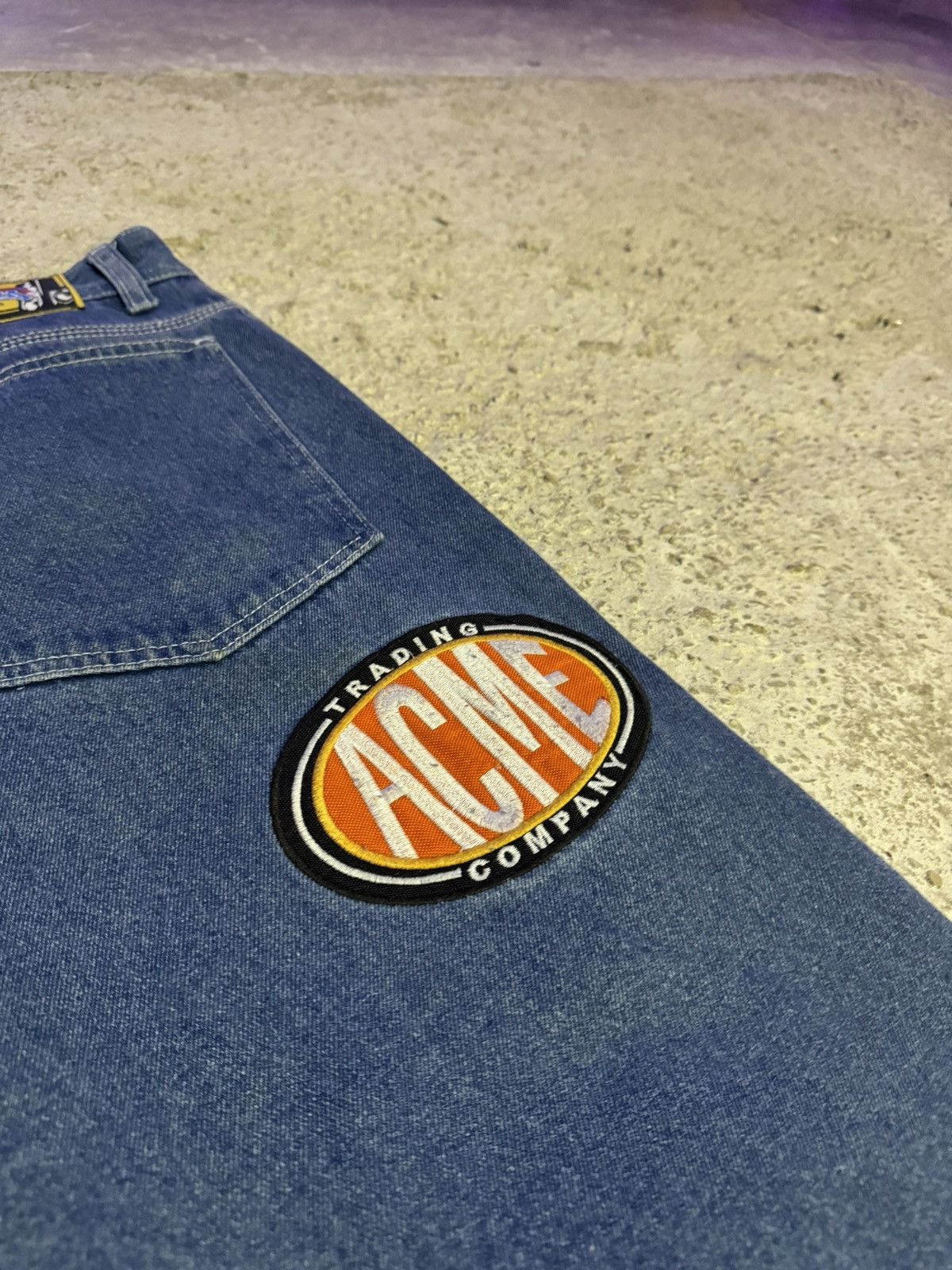Vintage Looney Toons Jorts Size US 32 / EU 48 - 3 Thumbnail