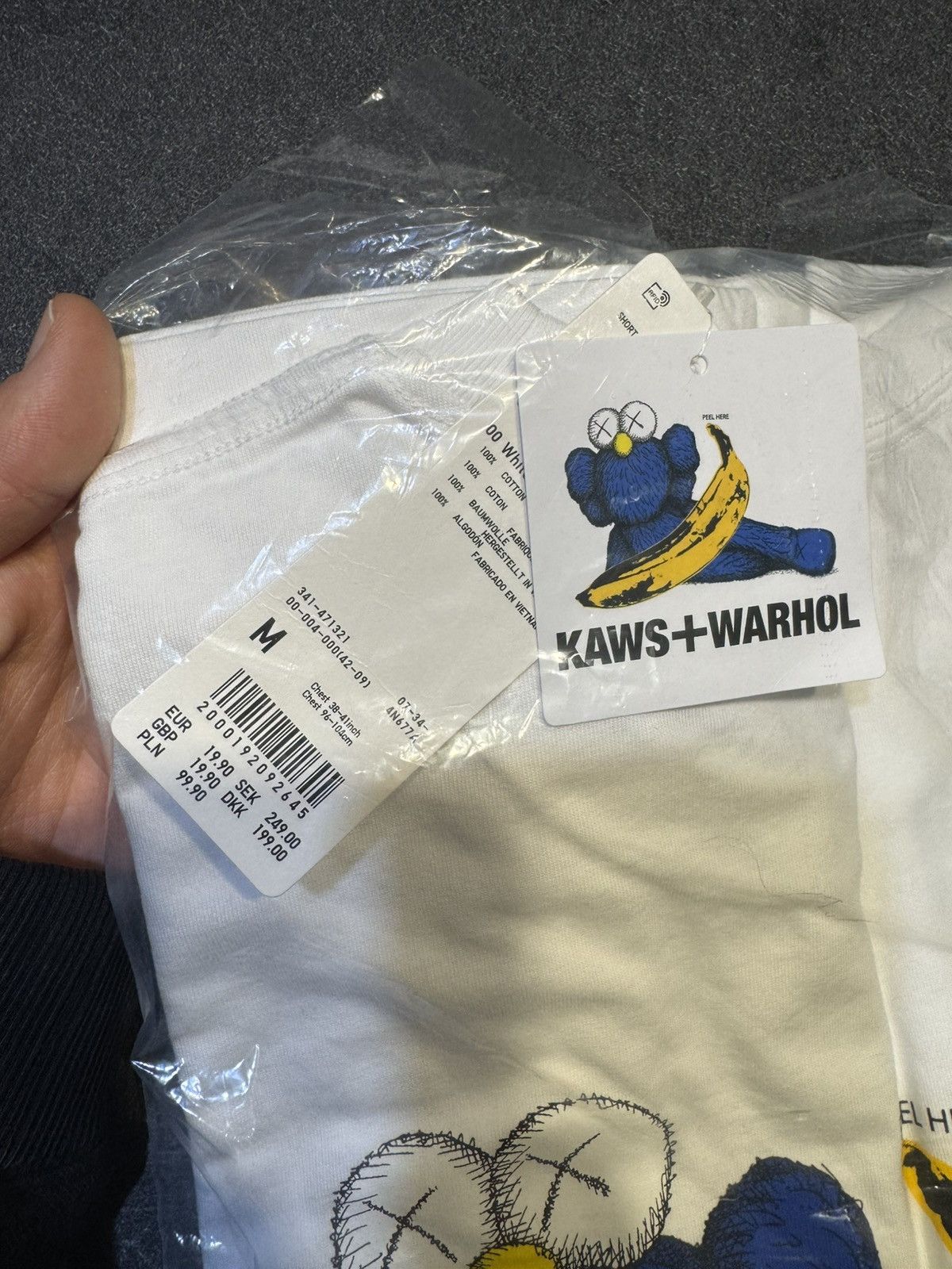 Andy Warhol × Kaws × Uniqlo Uniqlo x Kaws x Andy Warhol T-shirt Blue Size US M / EU 48-50 / 2 - 4 Thumbnail