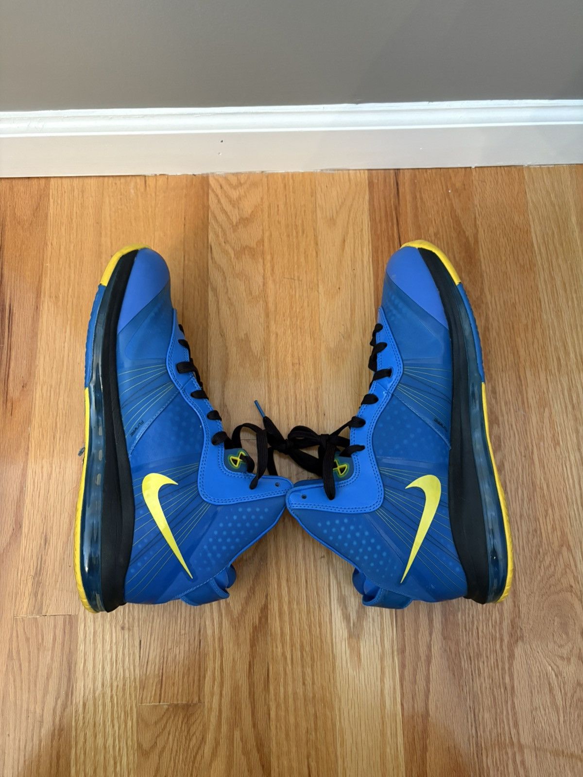 Nike Nike LeBron 8 V/2 Entourage Blue 429676401 Men Size 12 Size US 12 / EU 45 - 6 Thumbnail