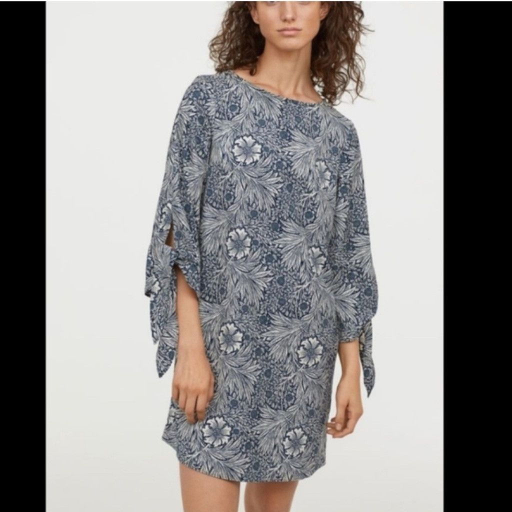 H&M H&M Blue Floral Mini Dress Size XL / US 12-14 / IT 48-50 - 1 Thumbnail