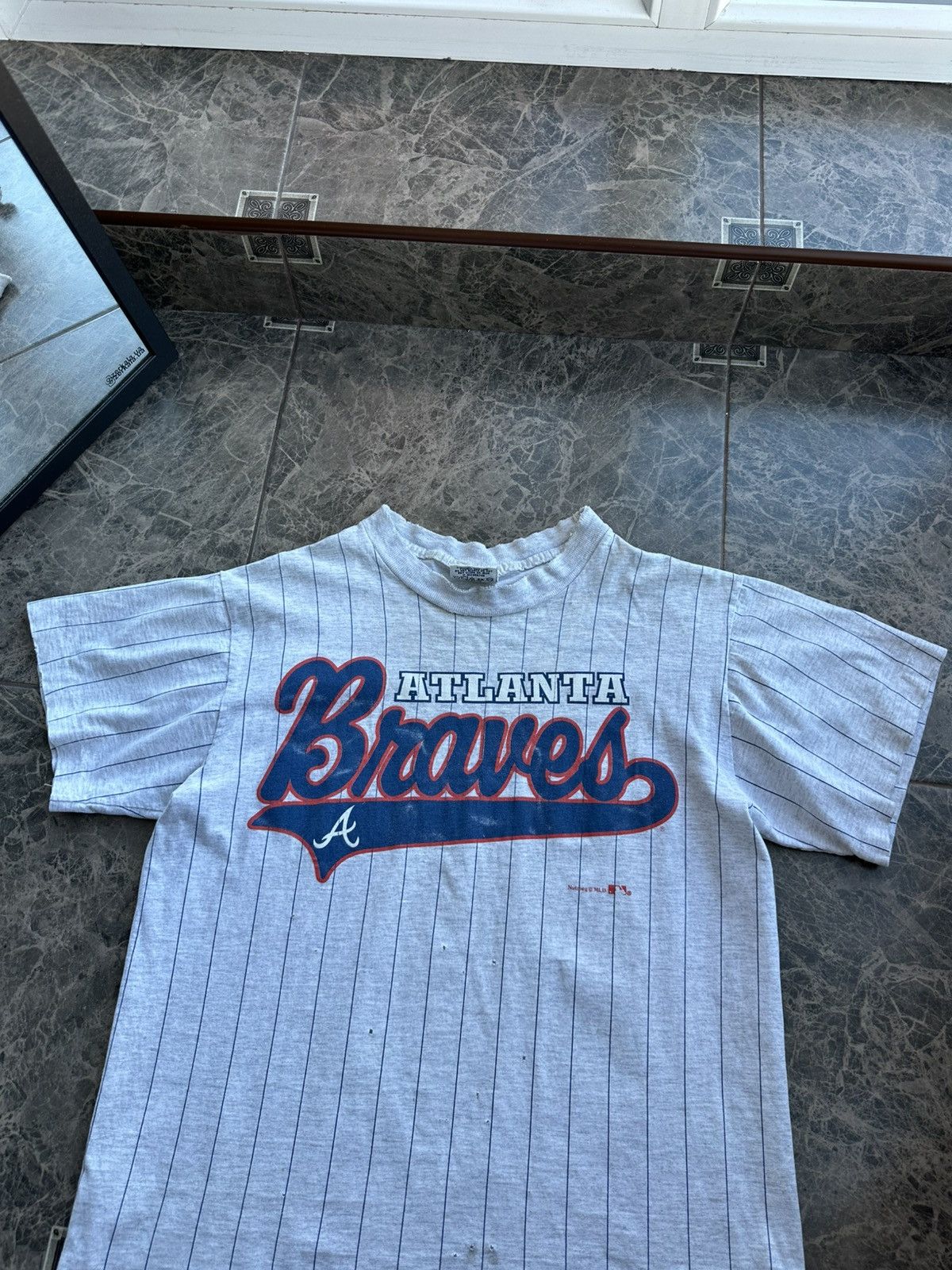 Nutmeg Vintage 90s Nutmeg Mills Atlanta Braves MLB T-Shirt USA Size US S / EU 44-46 / 1 - 11 Thumbnail