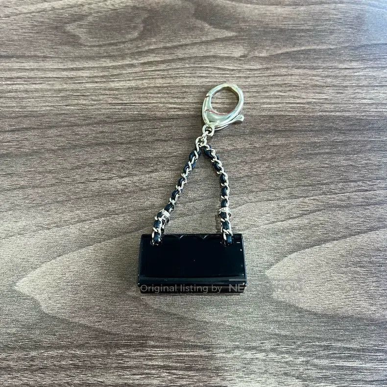 Chanel Chanel Black diamond checkered CF bag keychain Size ONE SIZE - 2 Thumbnail