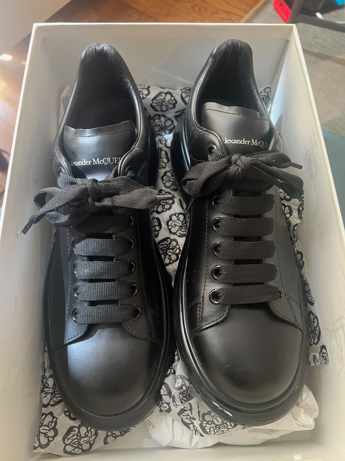 Alexander McQueen Alexander McQueen Men’s Oversized Sneaker SZ44 Size US 11 / EU 44 - 1 Thumbnail