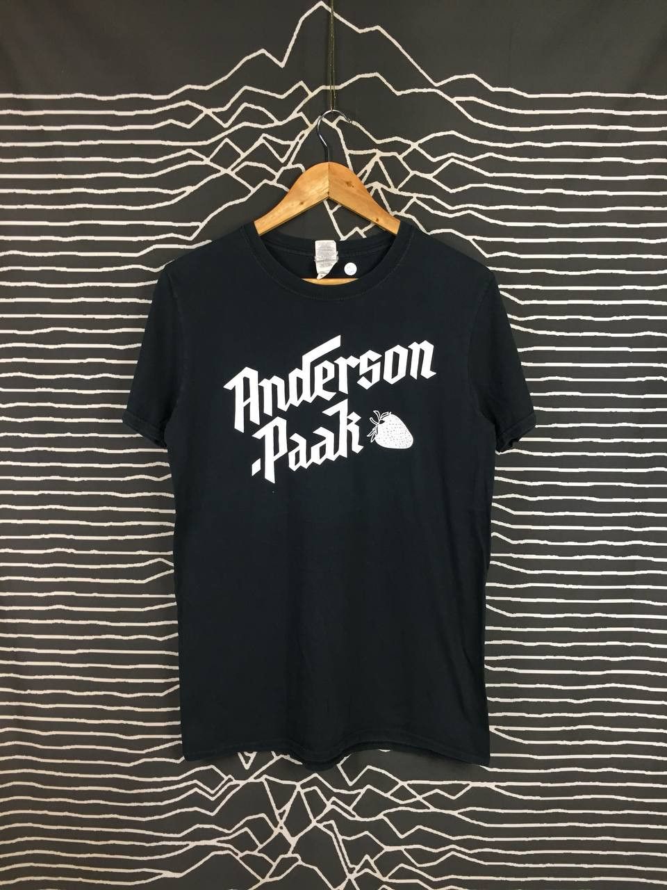 Band Tees Anderson .Paak Strawberry Logo Hip Hop Rap Tees Size US M / EU 48-50 / 2 - 2 Thumbnail