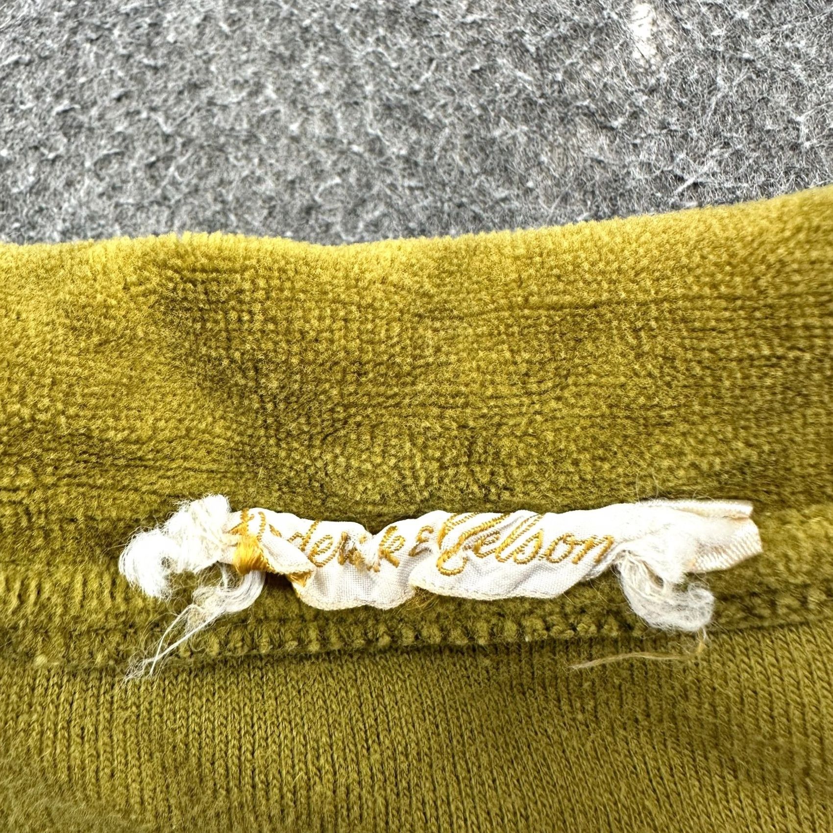 Velour VINTAGE Velour Polo Shirt Mens L Green Velvet Dagger Collar Solid Polo 60s 70s Mens L Green Velour Polo Shirt Vintage 70s Size US L / EU 52-54 / 3 - 4 Thumbnail