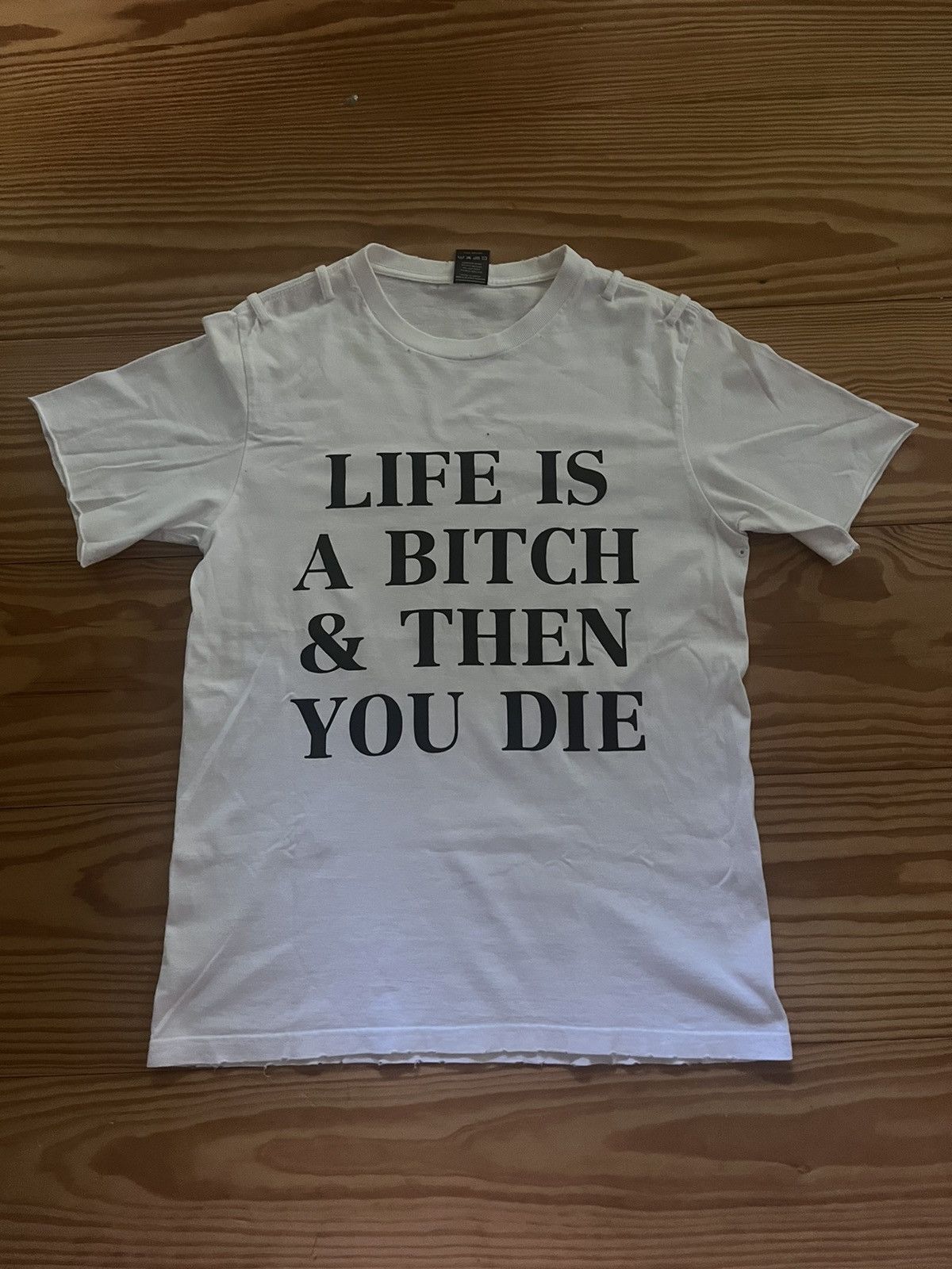 Number (N)ine Number Nine life is a bitch tee Size US M / EU 48-50 / 2 - 1 Thumbnail