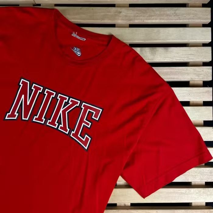 Nike × Vintage Mens Vintage T Shirt Nike Big Logo Size XL/XXL Size US XXL / EU 58 / 5 - 2 Thumbnail