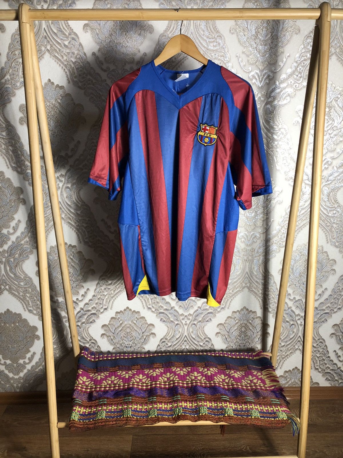Vintage VERY RARE FC BARCELONA SPAIN RETRO SOCCER JERSEY Y2K 90s Size US XL / EU 56 / 4 - 2 Thumbnail