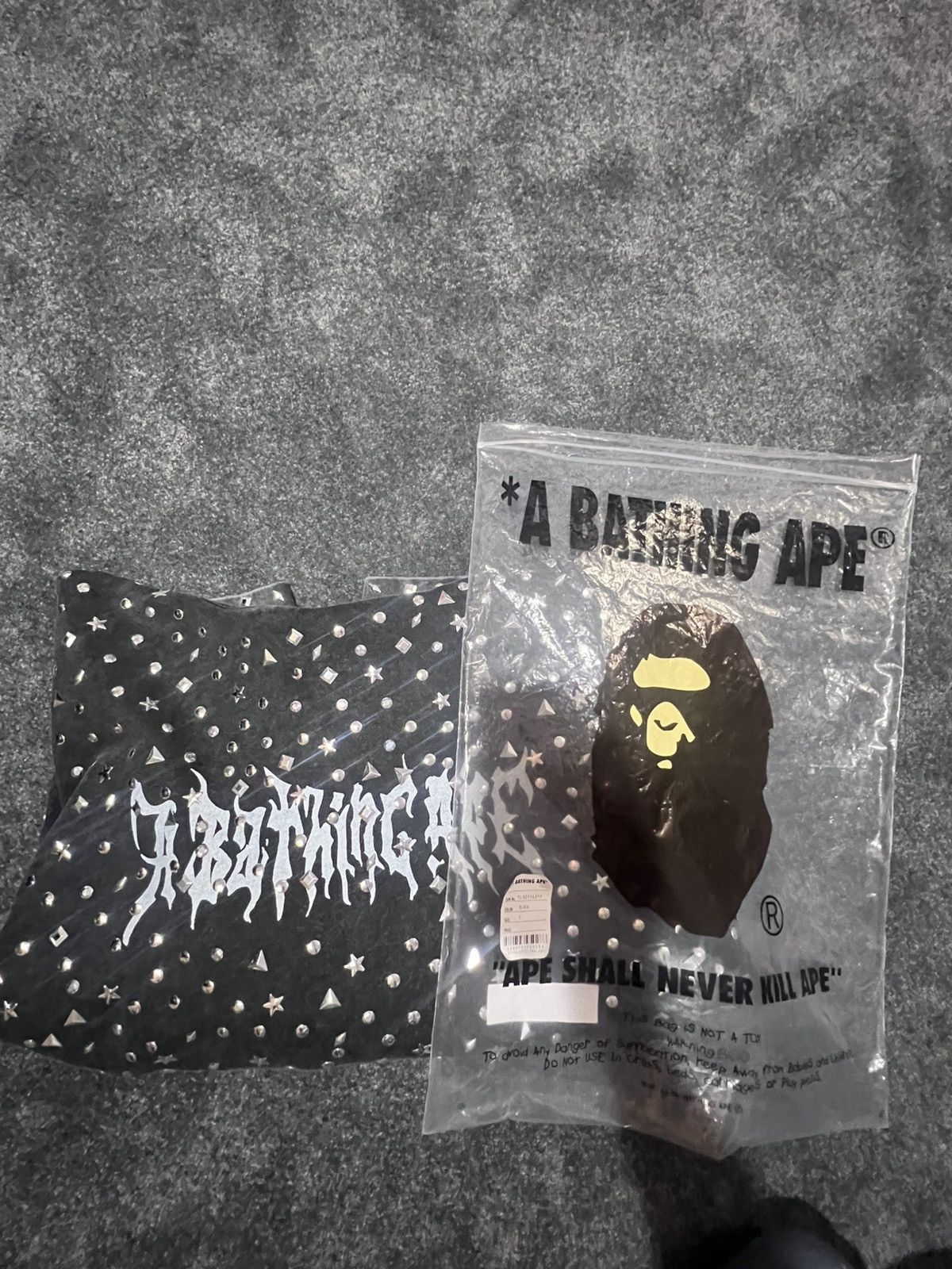 Bape Studded logo relaxed fit pullover hoodie Size US L / EU 52-54 / 3 - 5 Thumbnail