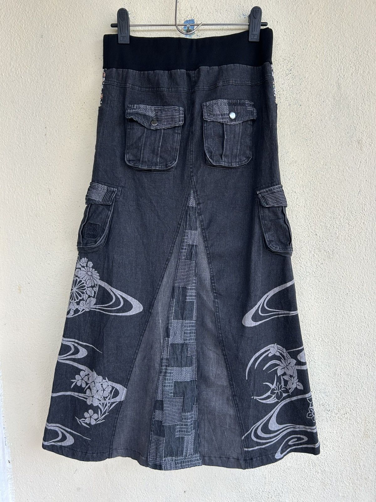 Japanese Brand Karakuri Tamashii Floral Strechable Denim Skirt Size 24" / US 00 / IT 34 - 2 Thumbnail