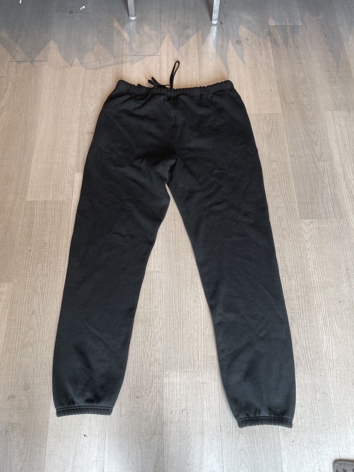 Essentials × Fear of God Fear of God Essentials FW22 Black Sweat Pants XL Size US 36 / EU 52 - 2 Thumbnail