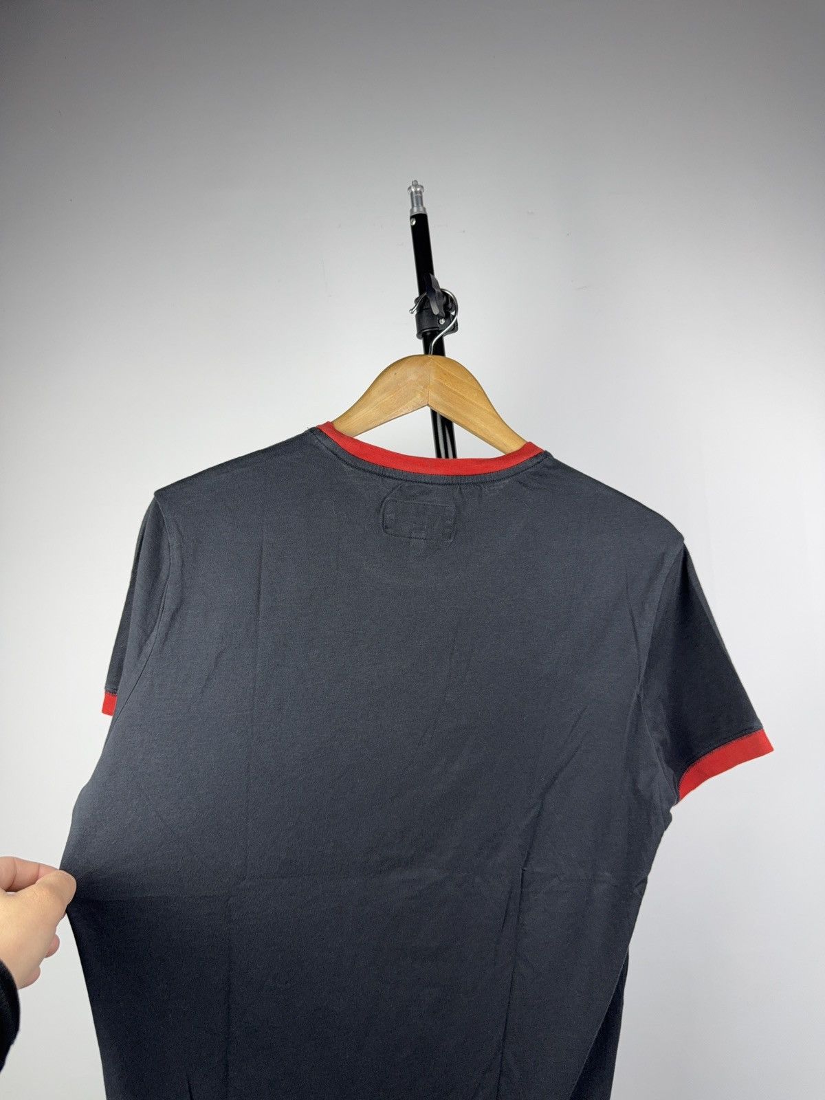 Armani Retro 00s Armani Jeans Red Trim Logo Ringer T-Shirt Navy Size US L / EU 52-54 / 3 - 11 Thumbnail