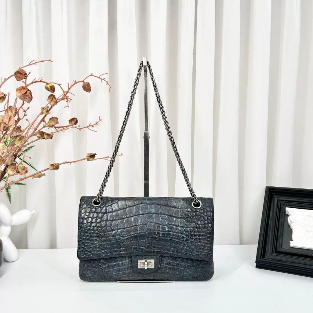 Chanel Pre-loved Bag Very good condition Size ONE SIZE - 1 Thumbnail