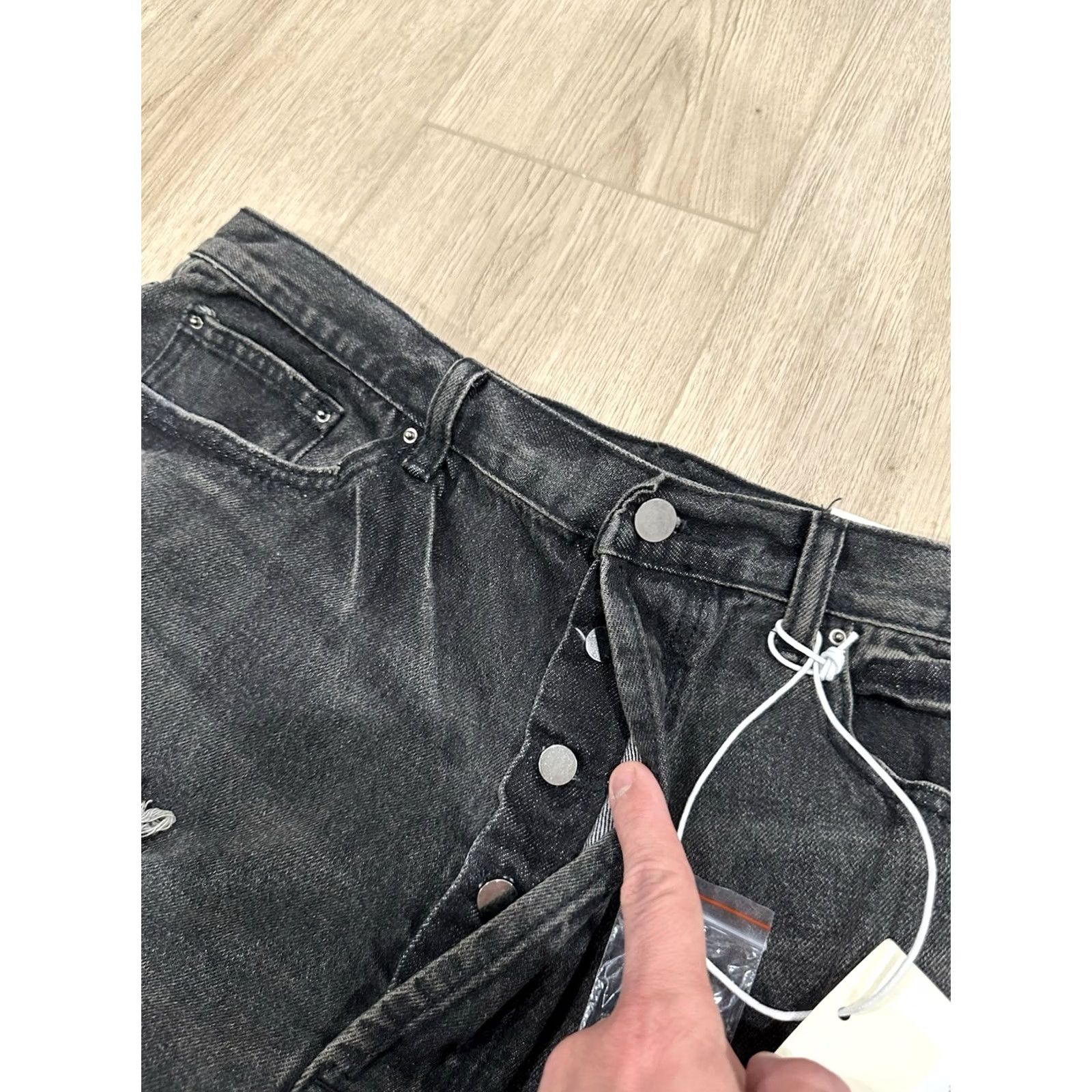 MNML MNML Men's Denim Jeans Baggy Black 38x33 Shirt? Pants? No, Use Jeans. 38x33 MNML Baggy Denim casual Mens Black NWT ULtra Decimated? Size US 38 / EU 54 - 7 Thumbnail