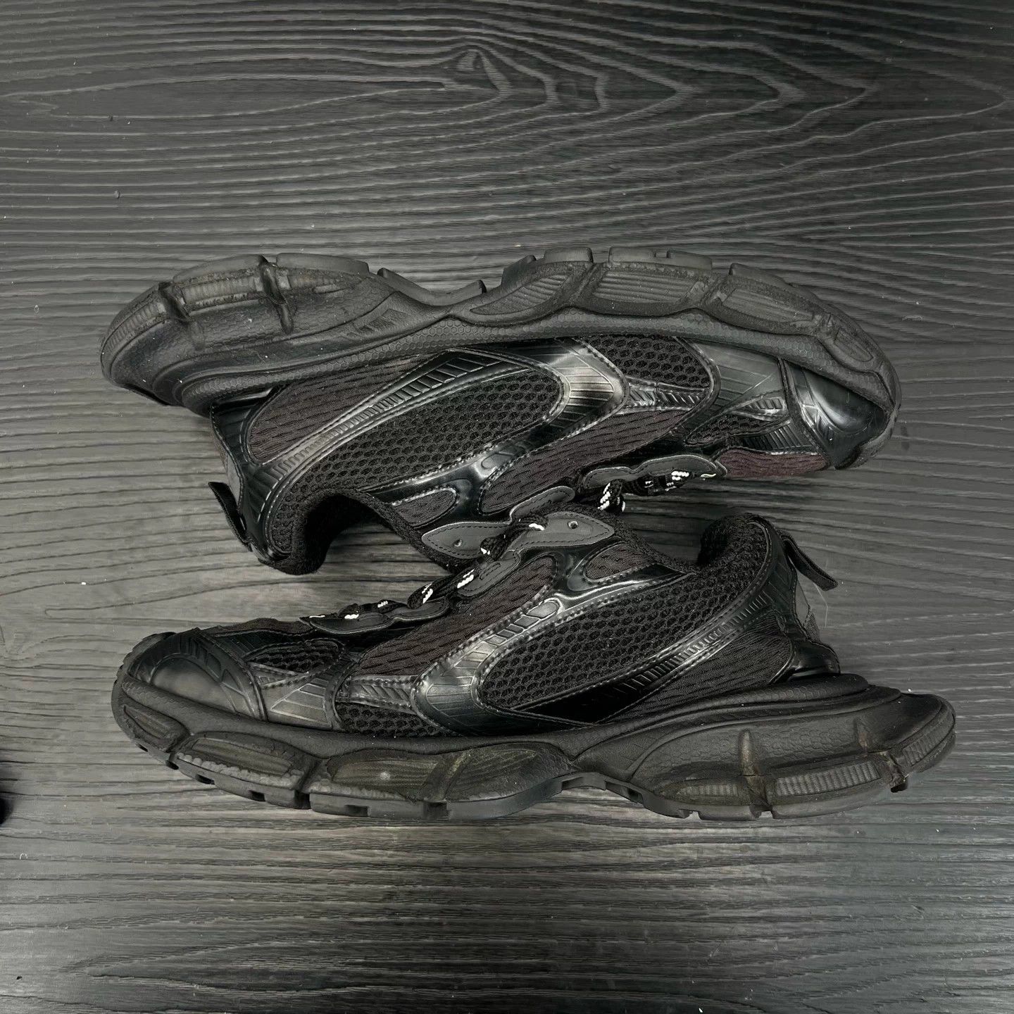 Balenciaga Balenciaga 3XL Black 42 Size New Size US 9 / EU 42 - 4 Thumbnail