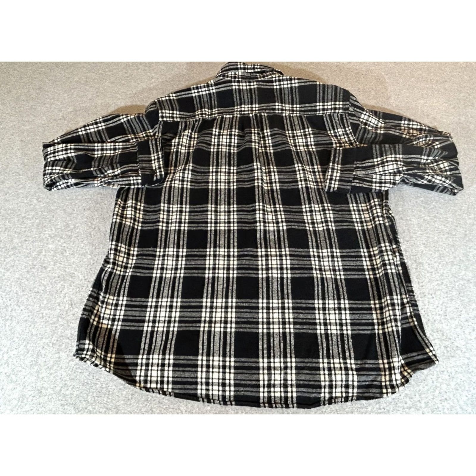 Vintage VINTAGE LL Bean Flannel Shirt Mens XL Black Plaid Button Long Sleeve Outdoor Workwear Size US XL / EU 56 / 4 - 8 Thumbnail