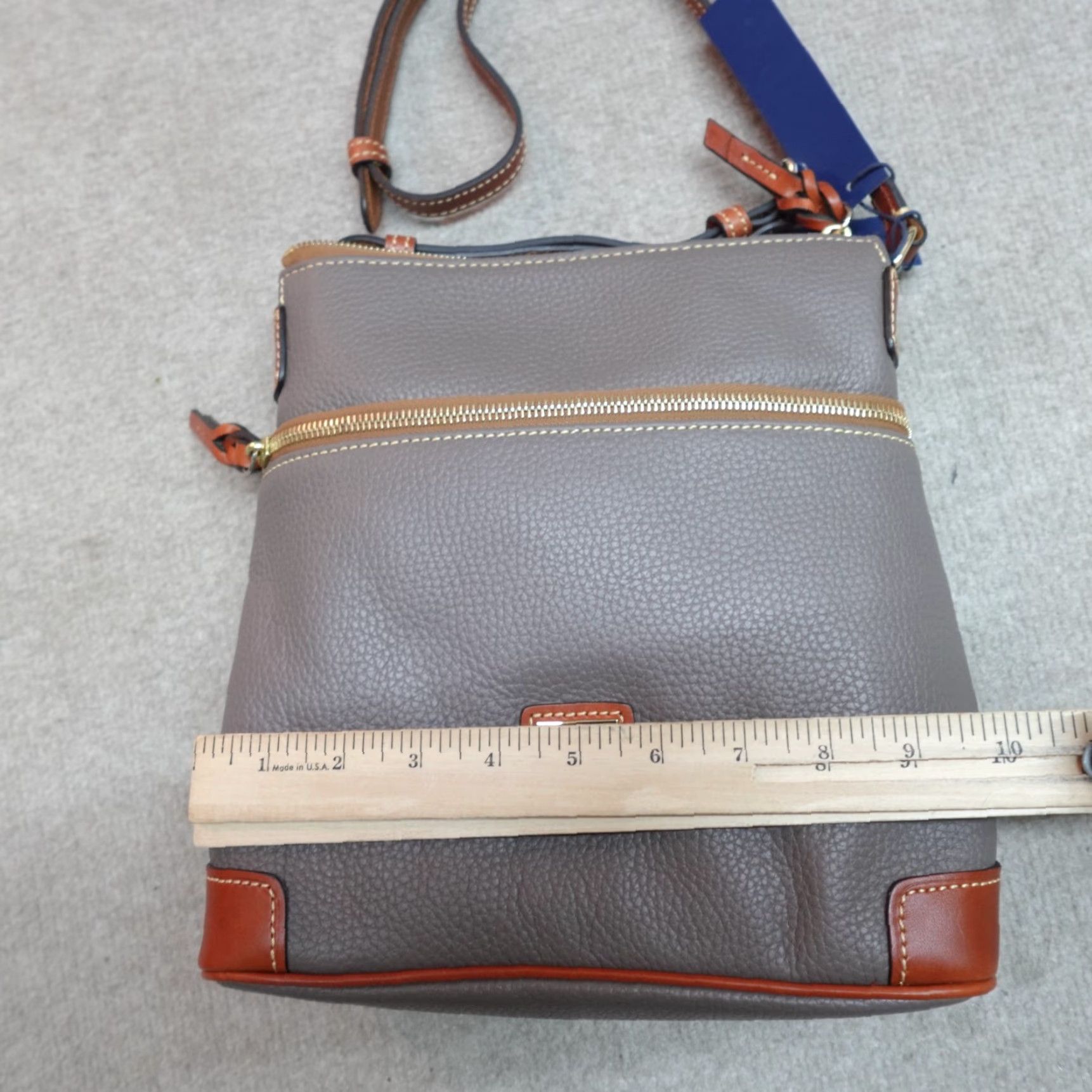 Dooney & Bourke Dooney & Bourke Womens Bag Crossbody Gray Pebble Leather NEW Medium - Elephant Pattern Rectangle Zip Bag Ladies Size ONE SIZE - 6 Thumbnail