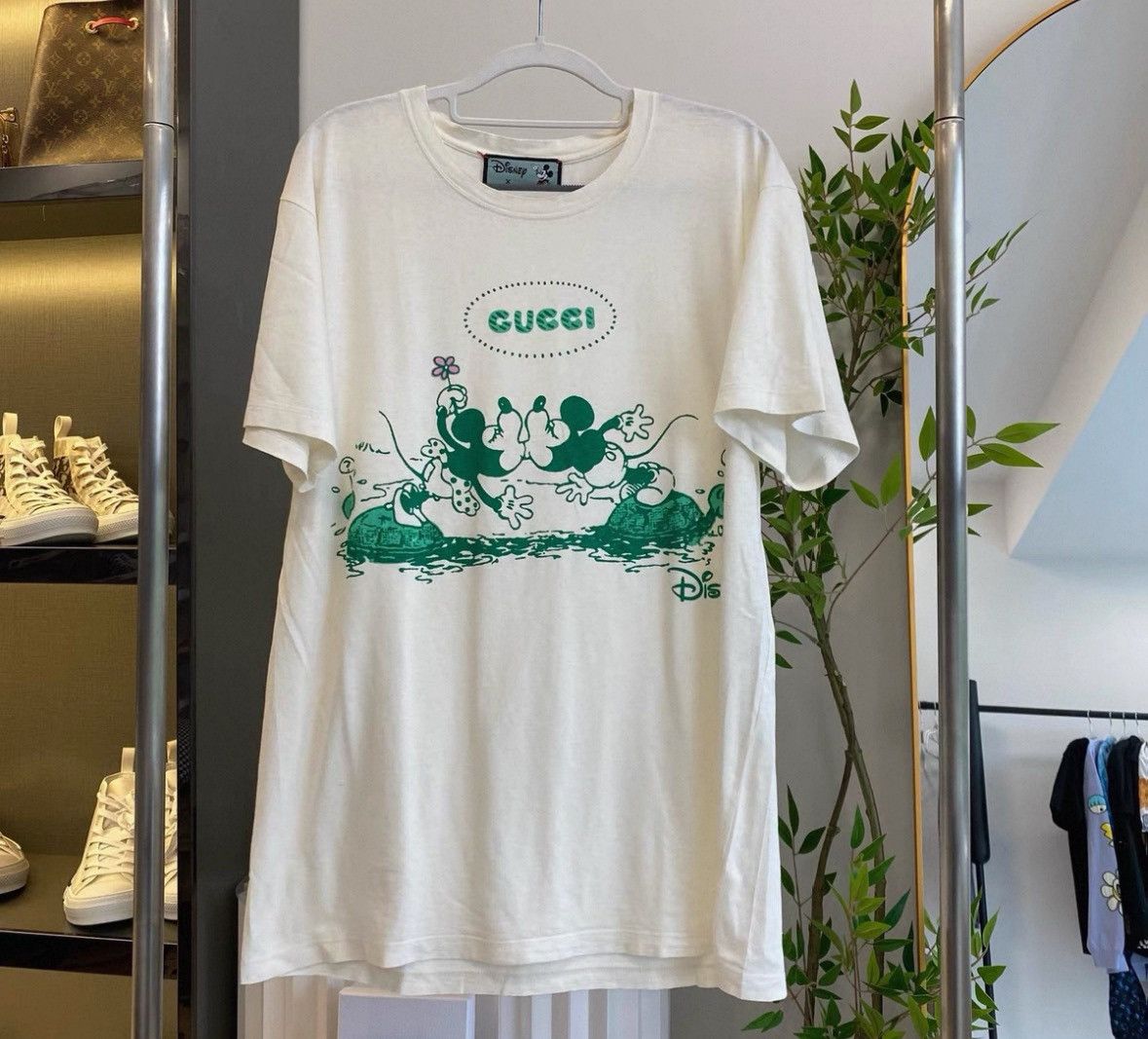 Gucci Gucci Gucci x Disney Mickey Mouse Short Sleeve T-Shirt -25 Size US S / EU 44-46 / 1 - 1 Thumbnail