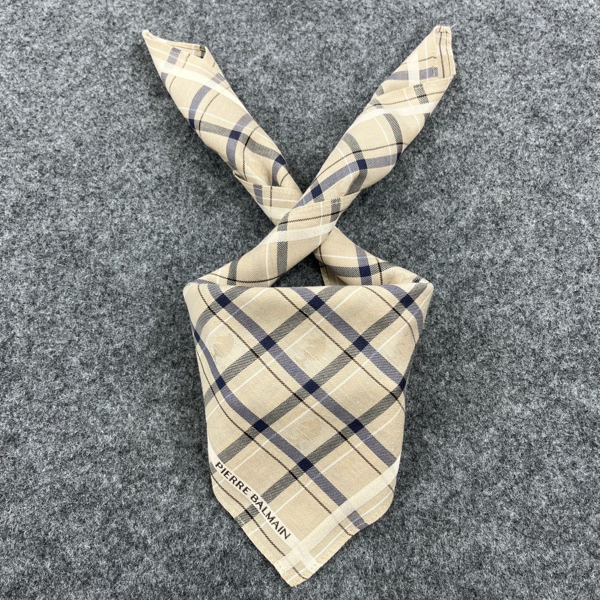 Pierre Balmain Pierre Balmain Handkerchief / Bandana / Neckerchief B717 Size ONE SIZE - 4 Thumbnail