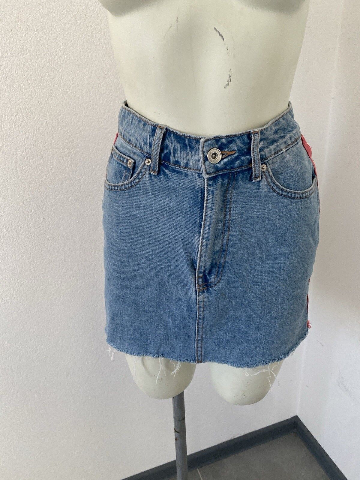 Other Zara Mini Denim Skirt Distressed Size M Blue I25 Size 32" / US 10 / IT 46 - 3 Thumbnail