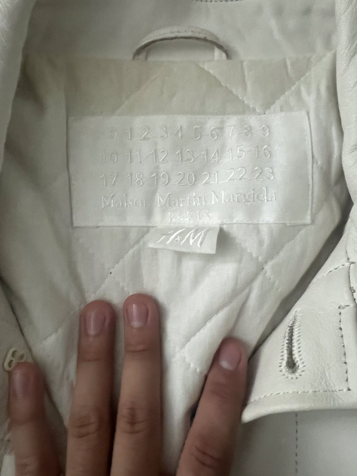 H&M × Maison Margiela H&M x Margiela collab white leather puffer jacket Size US M / EU 48-50 / 2 - 4 Thumbnail