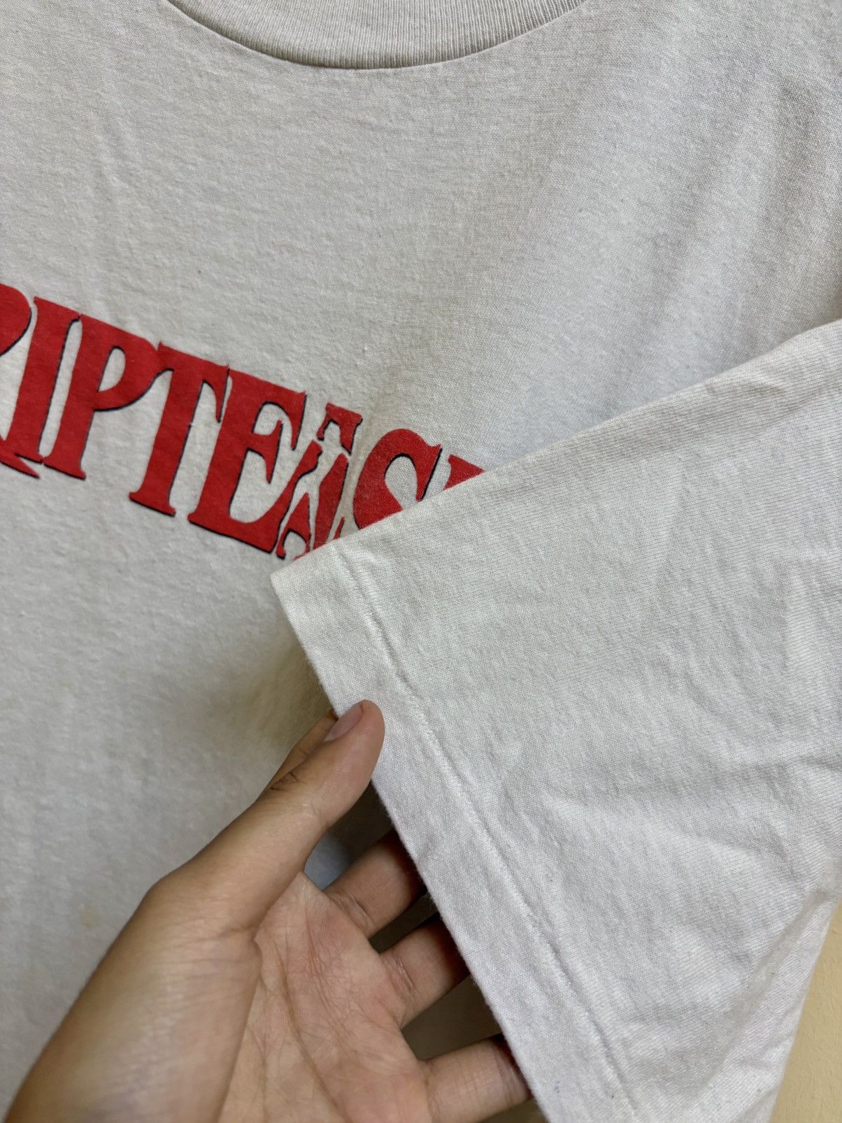 Vintage Vintage 90s Striptease Movie T-Shirt Size US XL / EU 56 / 4 - 6 Thumbnail