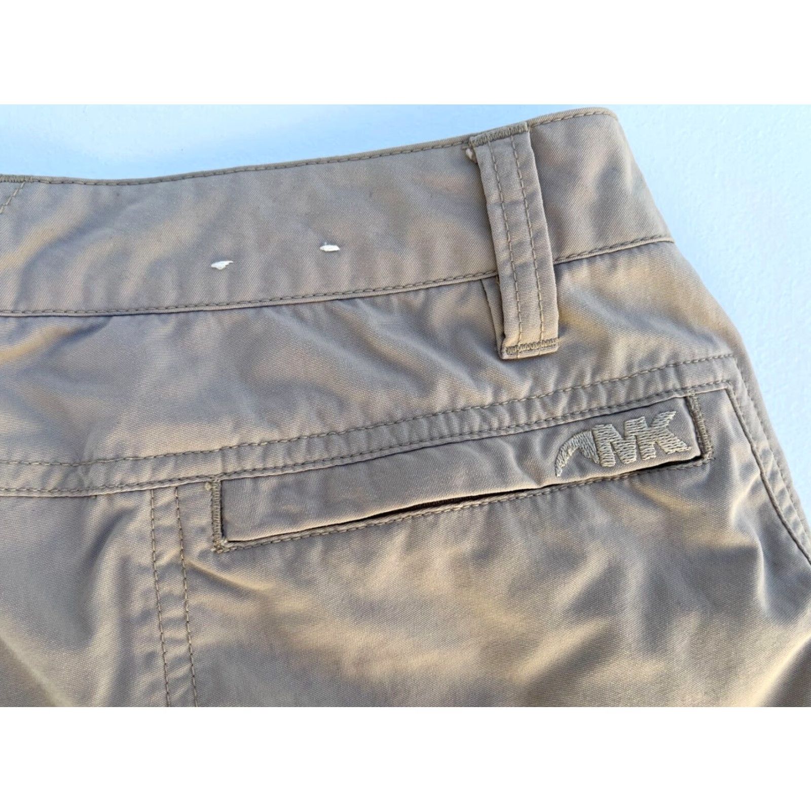 Mountain Khakis VINTAGE Mountain Khakis Shorts Women’s Sz 2 Beige 100% Nylon Outdoor Activewear Solid Pockets Chino Size 26" / US 2 / IT 38 - 6 Thumbnail