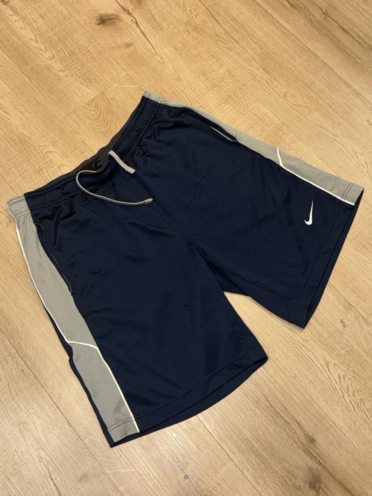 Nike Vintage Y2K Nike Dri-Fit Navy/Grey Hoop Shorts Rare Sz M Size US 32 / EU 48 - 1 Thumbnail