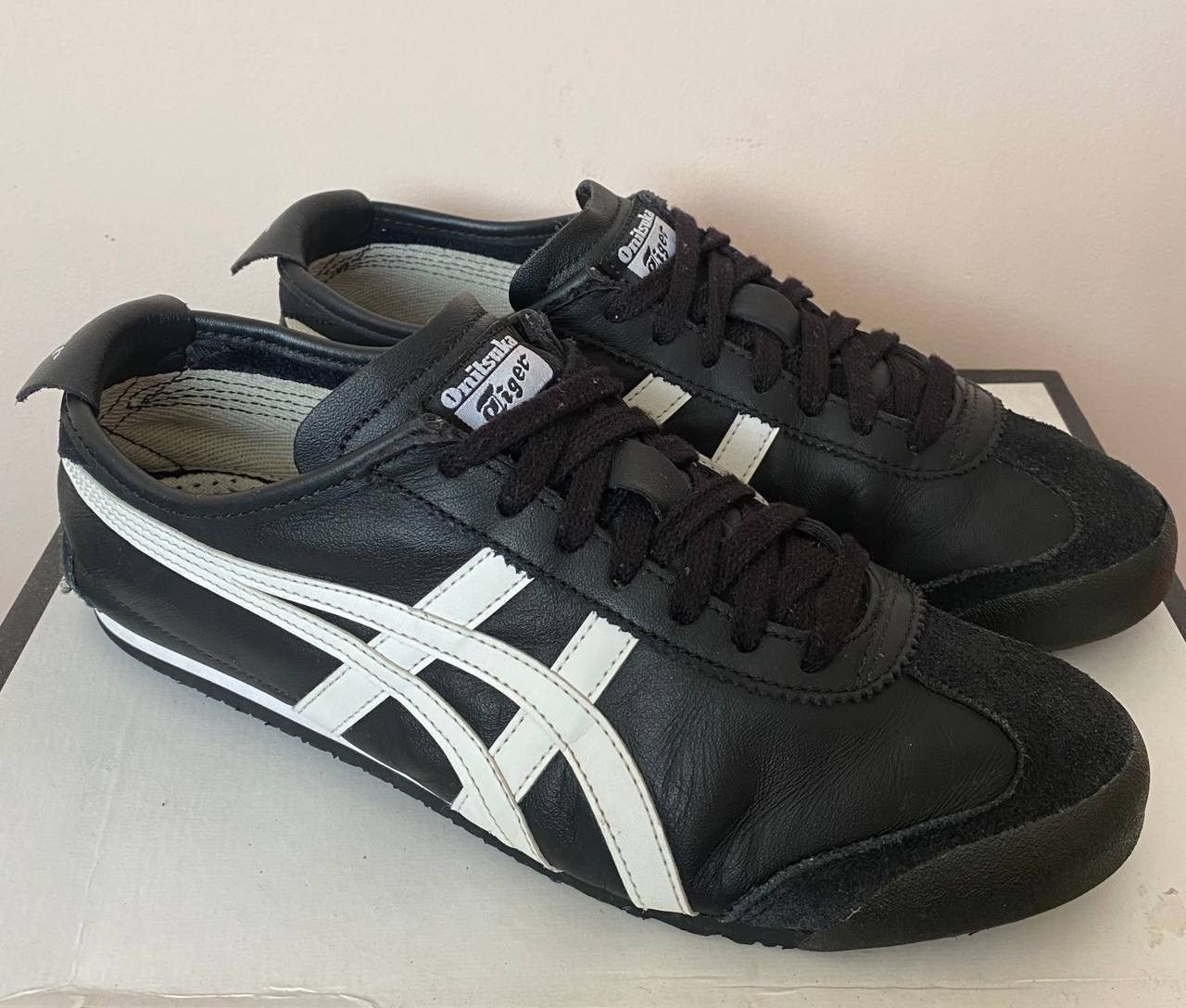 Asics Asics Onitsuka Tiger Mexico 66 Black/ White Size 8 Size US 8 / EU 41 - 1 Thumbnail