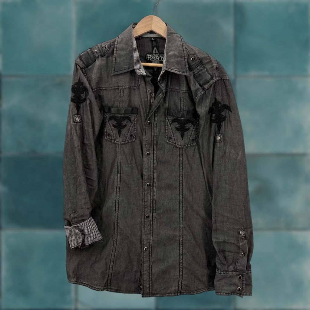 Roar Roar Shirt Mens Large Gray Chambray Long Sleeve Button-Up Applique Grunge Y2K Size US L / EU 52-54 / 3 - 1 Thumbnail
