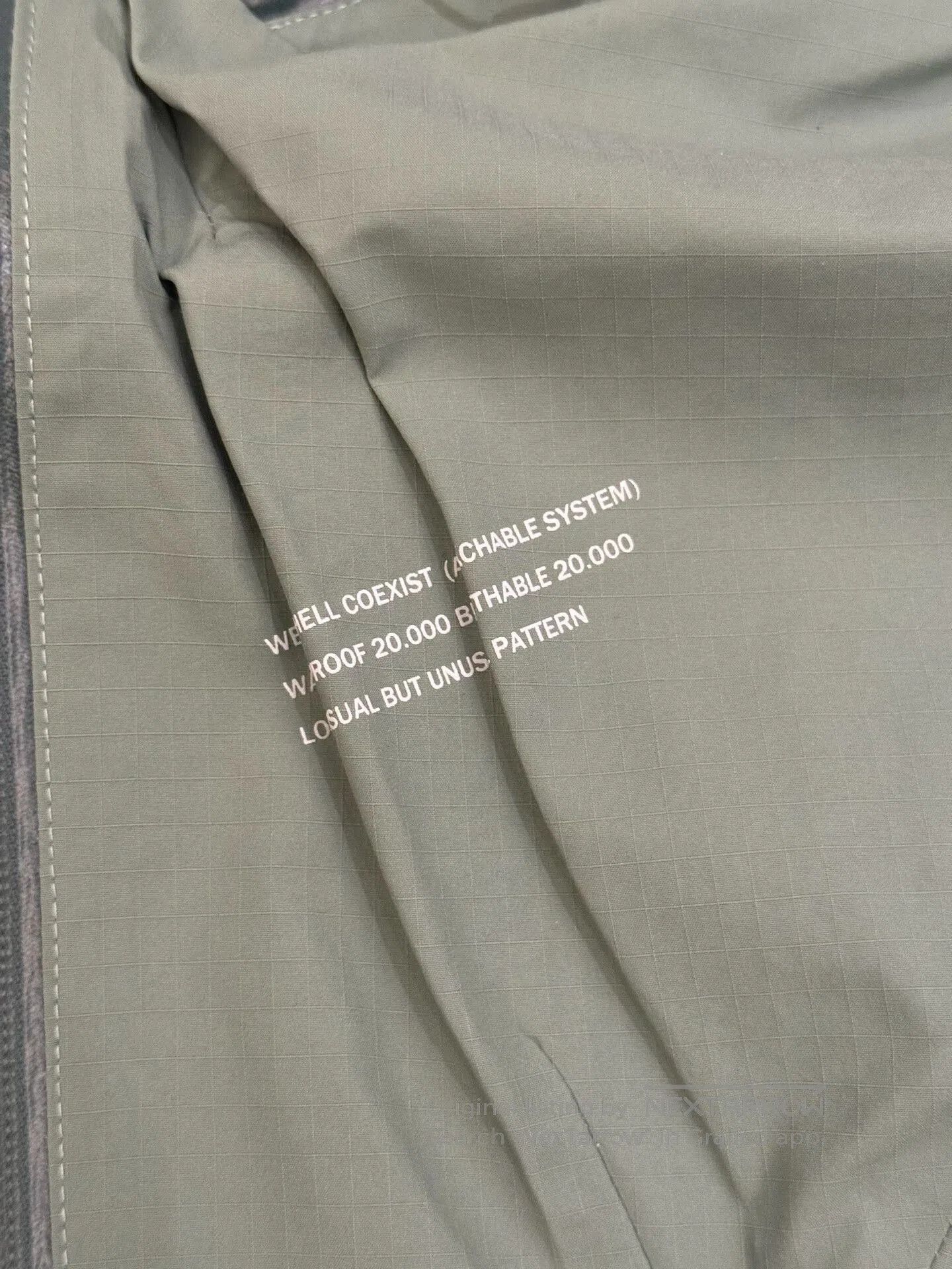Japanese Brand Comfy Outdoor Functional Jacket in Khaki Green. Size US S / EU 44-46 / 1 - 4 Thumbnail