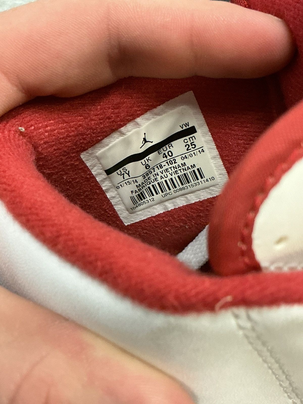 Jordan Brand Jordan 2 white red 2014 (GS) Size US 7 / EU 40 - 6 Thumbnail