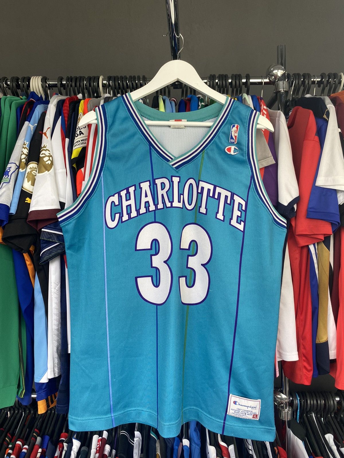 Champion VINTAGE CHARLOTTE HORNETS NBA BASKETBALL JERSEY #33 MOURNING Size US XL / EU 56 / 4 - 1 Thumbnail