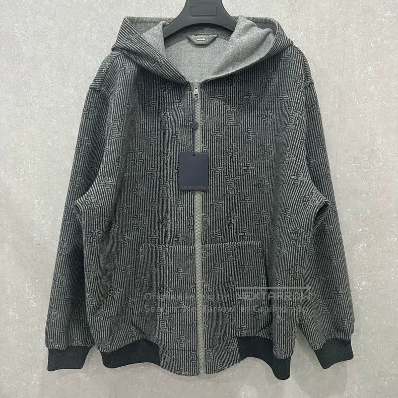 Louis Vuitton Louis Vuitton Pin embroidered reversible hooded cashmere j Size US XXL / EU 58 / 5 - 3 Thumbnail