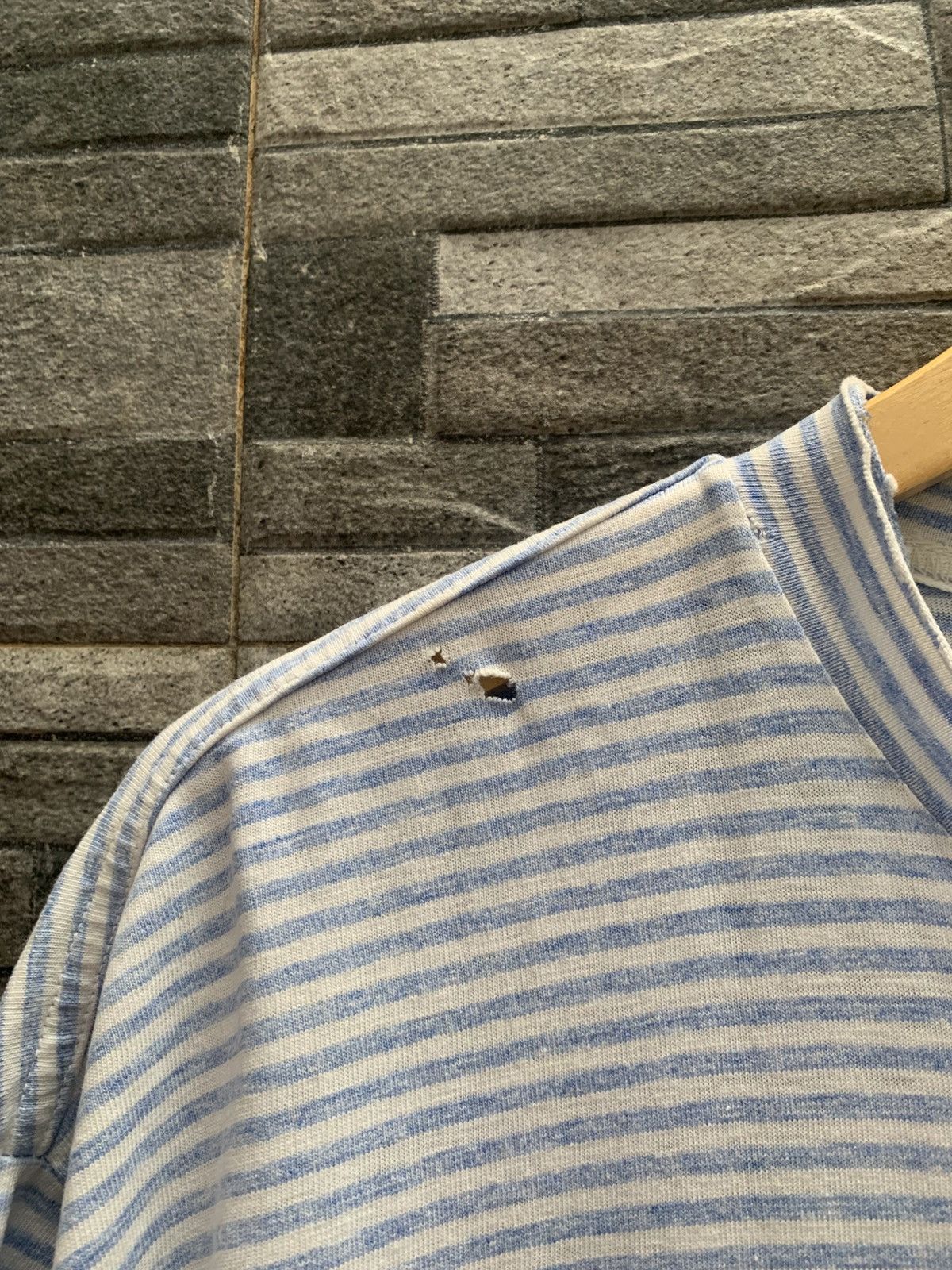 Guess Vintage GUESS Stripe Tee Size US XL / EU 56 / 4 - 5 Thumbnail
