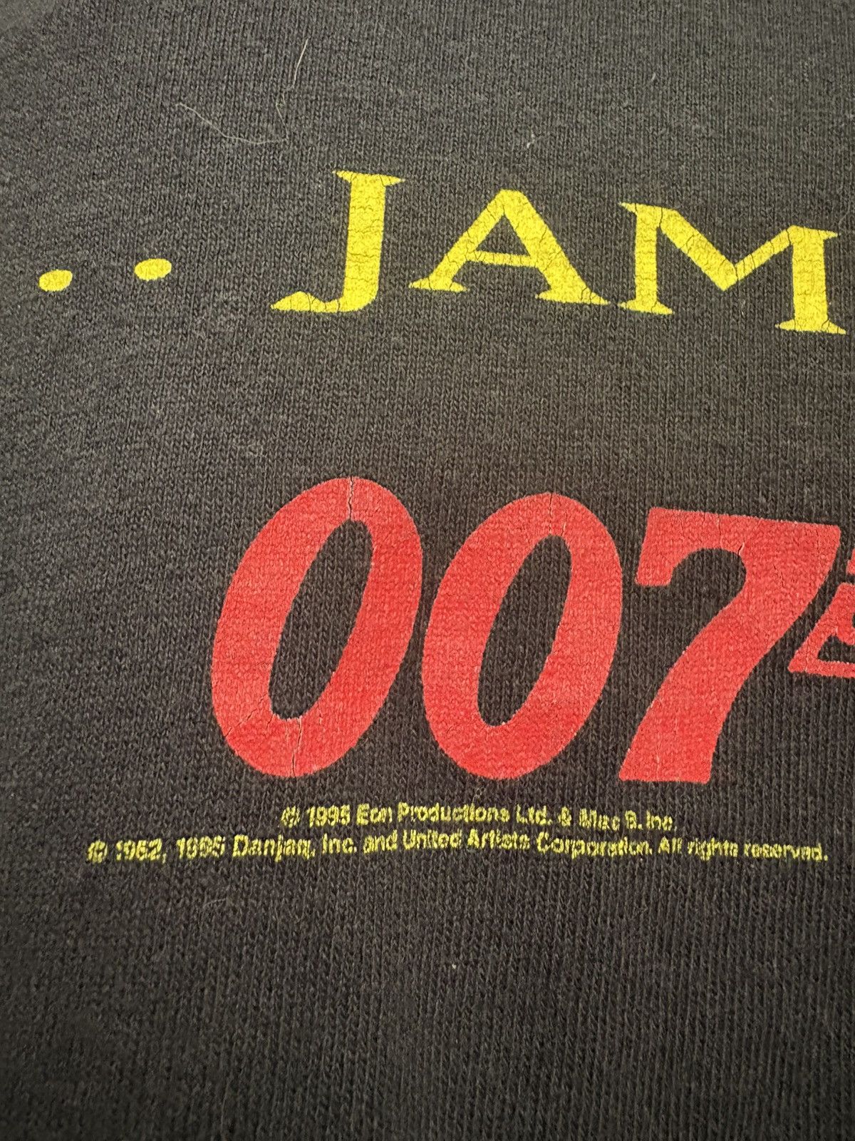 Vintage Vintage 007 Golden Eye Tshirt 90’s Movie Video Game Grail Size US L / EU 52-54 / 3 - 5 Thumbnail