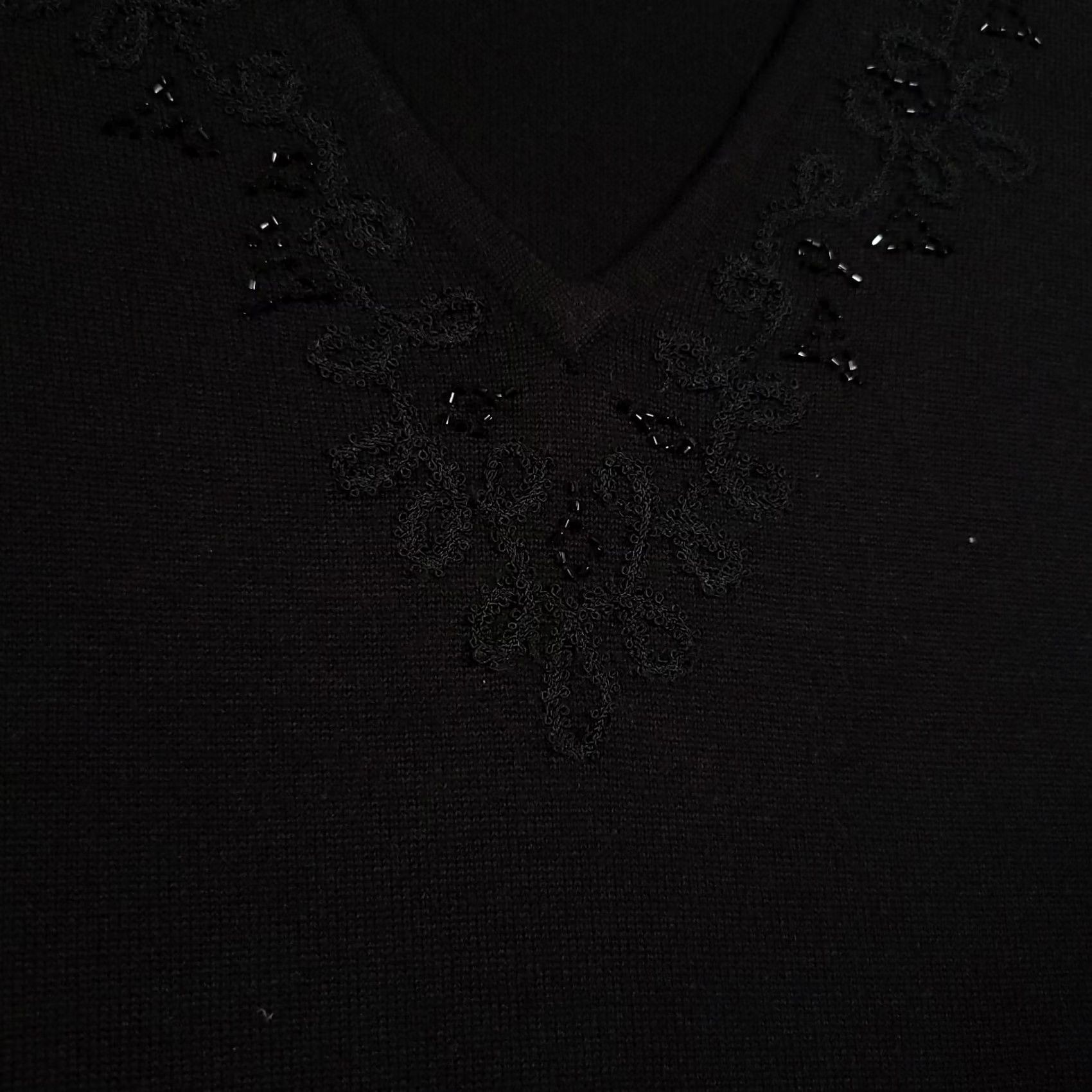 Vintage VINTAGE Outlander Sweater Women's Large Black V-Neck Sequin Beaded Knit Long Sleeve Pullover 80s 90s Party/Cocktail Casual Size L / US 10 / IT 46 - 4 Thumbnail