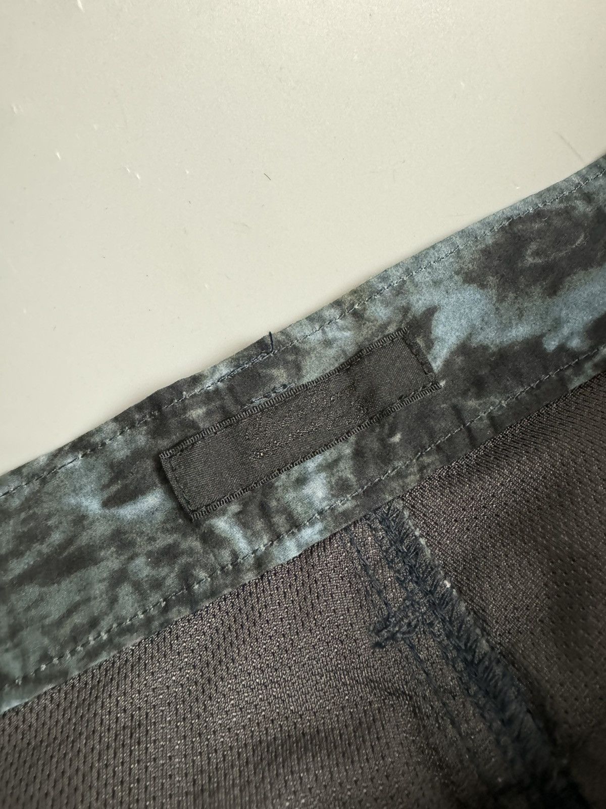 Jun Takahashi Undercover SS10 Less but Better Water Camo Cargo Pants Size US 34 / EU 50 - 11 Thumbnail