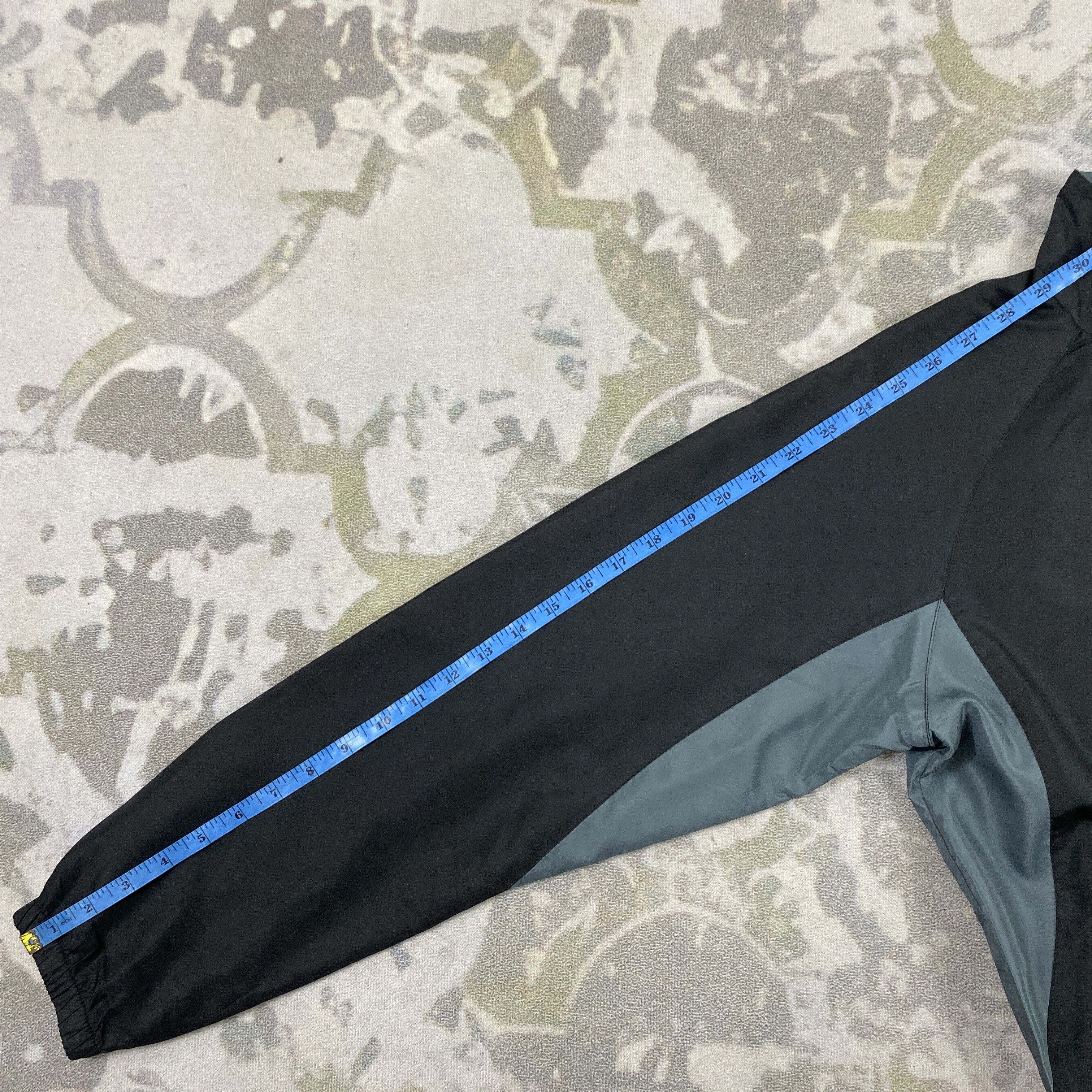 Japanese Brand Vintage Metallic Field Windbreaker Jacket- J393 Size US L / EU 52-54 / 3 - 5 Thumbnail