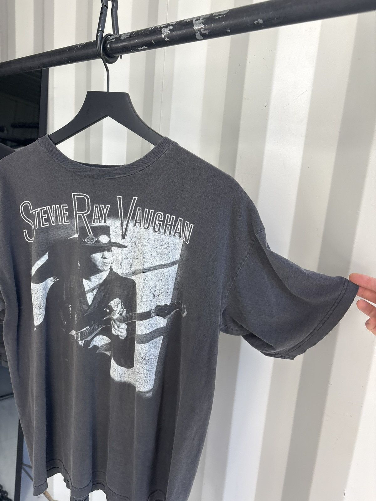 Band Tees Thrashed Stevie Ray Vaughan Faded Distressed Shirt GRUNGE Size US XL / EU 56 / 4 - 2 Thumbnail