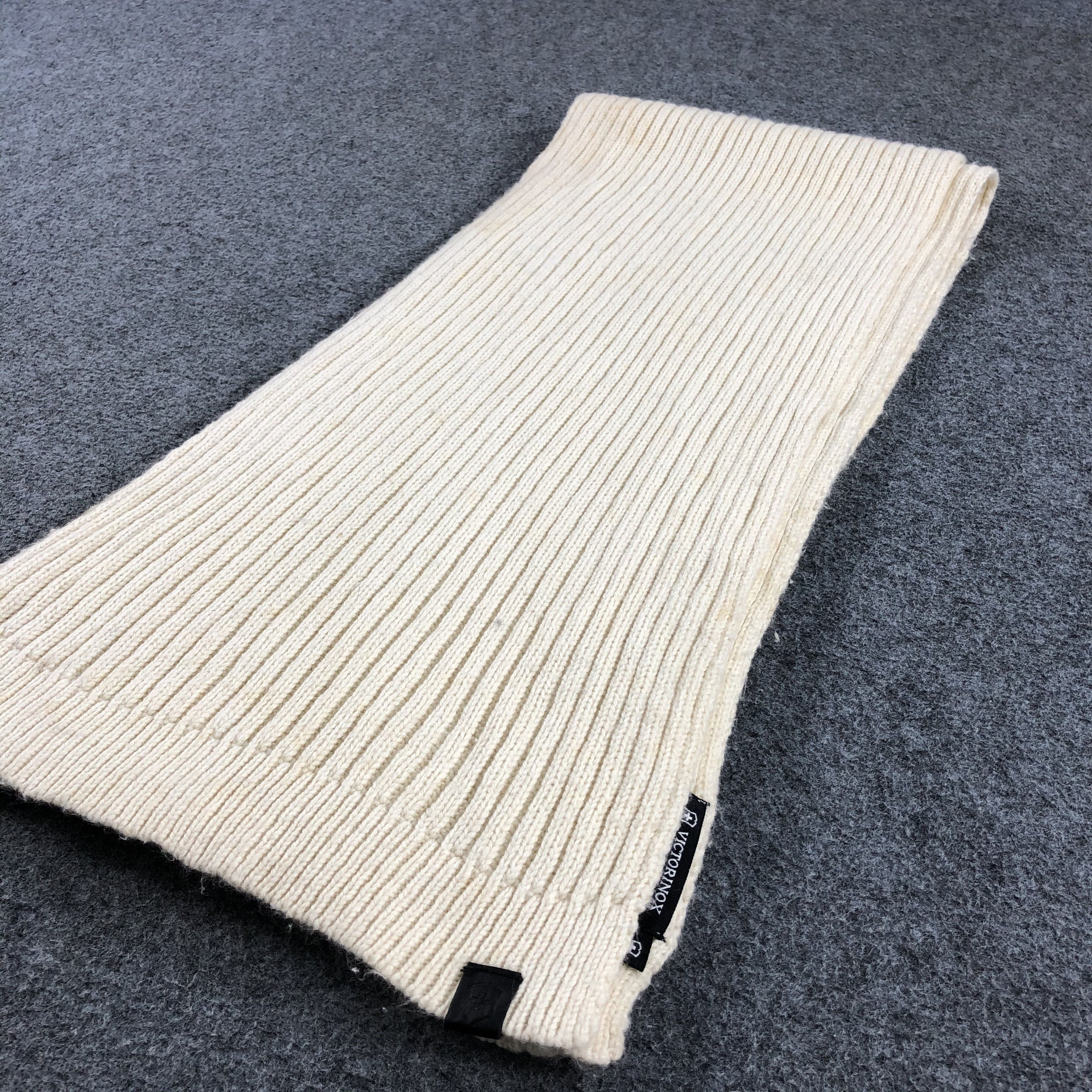 Victorinox Victorinox Pleated Wool Scarf Muffler V687 Size ONE SIZE - 3 Thumbnail
