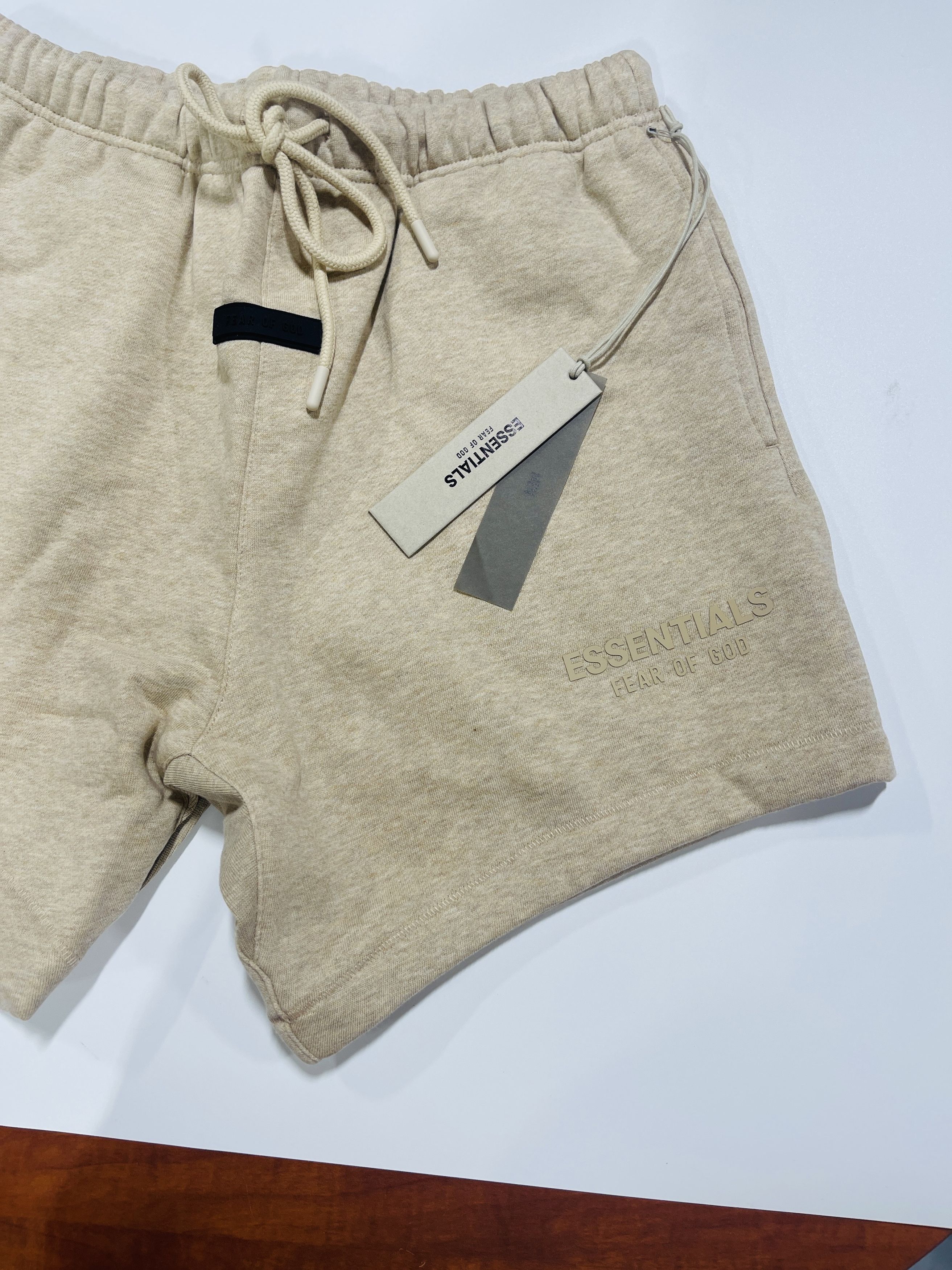 FOG × Fear of God Fear of God Essentials Sweatshort Gold Heather Size L Size US 36 / EU 52 - 5 Thumbnail