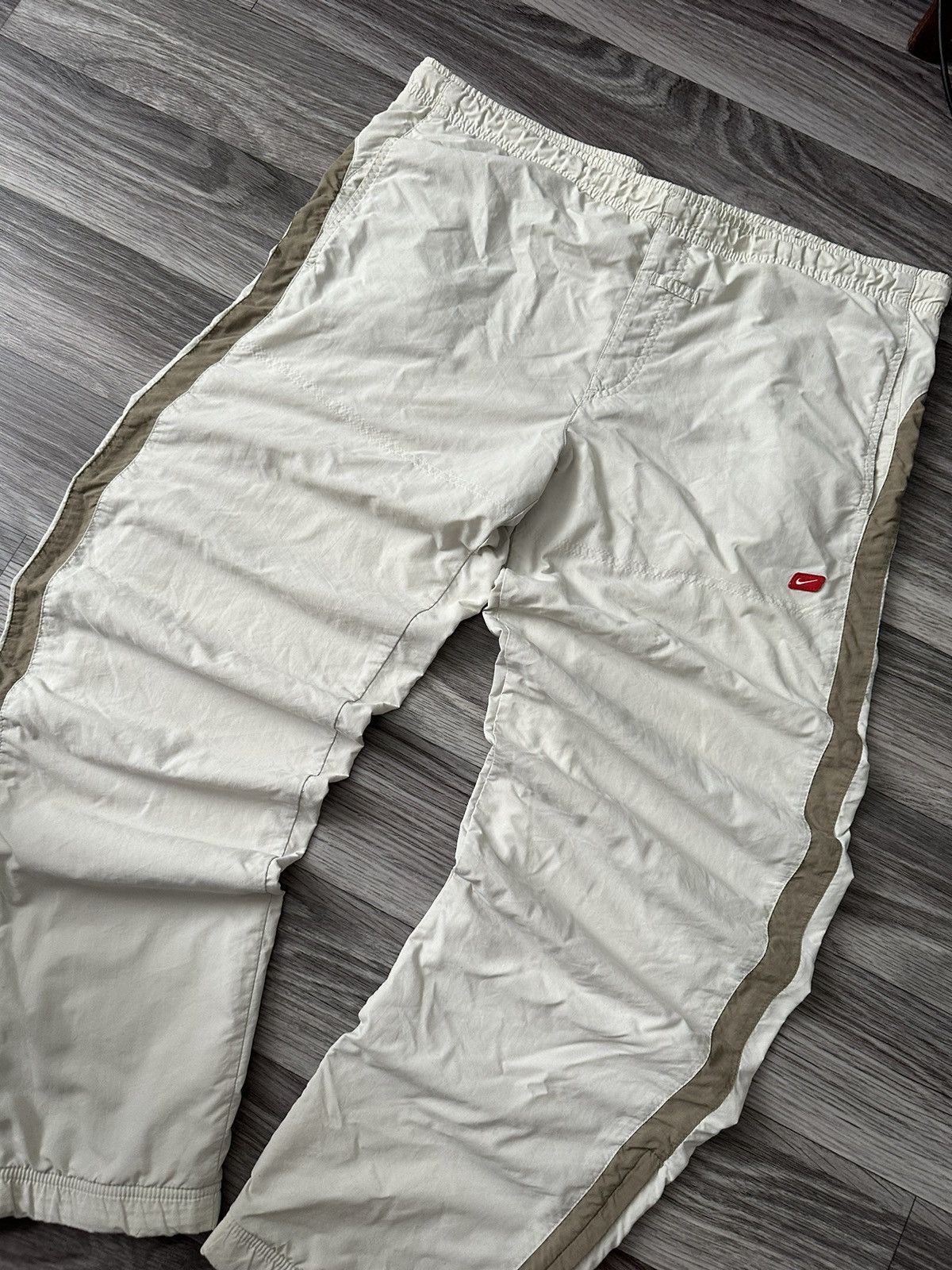 Nike Nike Vintage 00’s White Baggy Nylon Sweatpants y2k size L Size US 34 / EU 50 - 3 Thumbnail