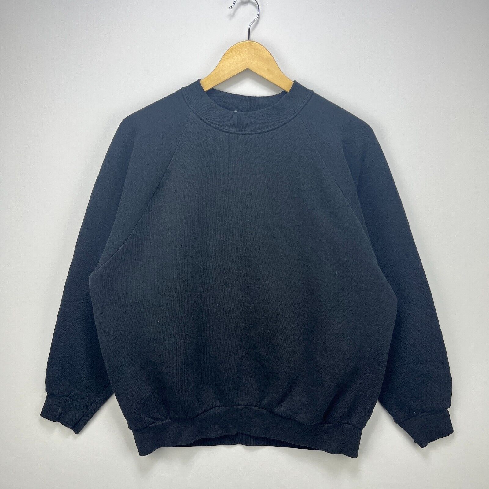 Vintage Vintage '90s Faded Blank Black Raglan Sweatshirt XXL Size US XXL / EU 58 / 5 - 1 Thumbnail